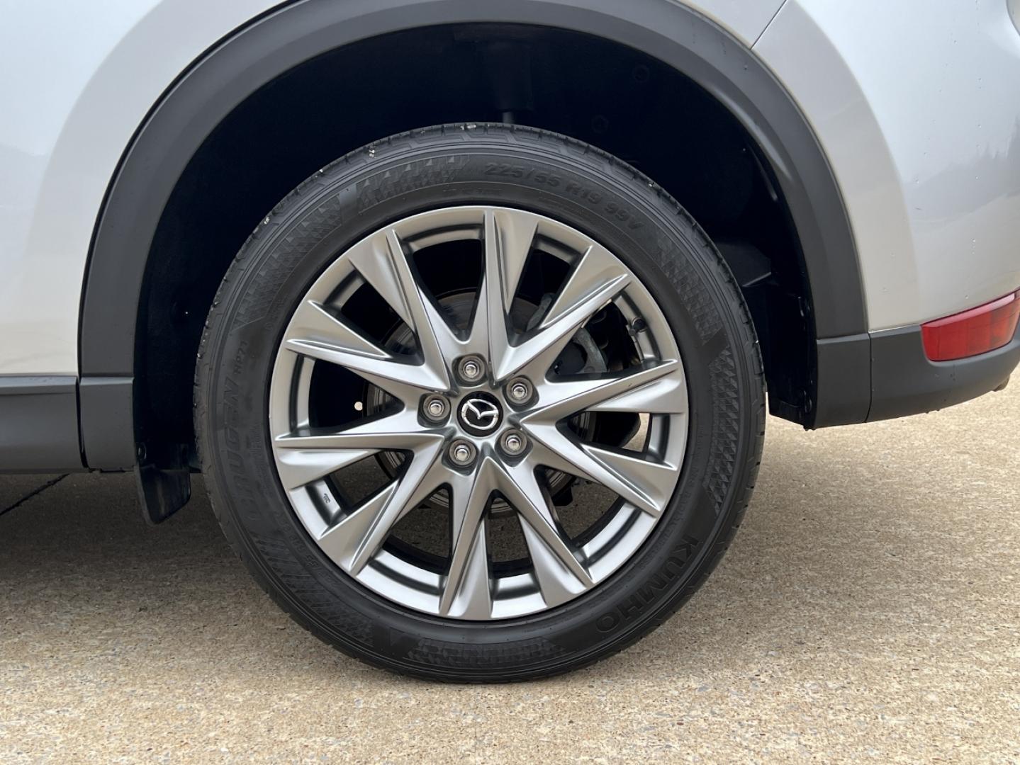 2021 SILVER /Black Leather Mazda CX-5 Grand Touring Reserve AWD (JM3KFBAYXM0) with an 2.5L 4 Cyl. engine, Automatic transmission, located at 2990 Old Orchard Rd., Jackson, MO, 63755, 37.354214, -89.612106 - 2021 Mazda CX-5 Grand Touring Reserve 56xxx miles All Wheel Drive 2.5L 4 Cyl. Automatic Leather Navigation Capability Power/Heated/Cooled Seats Heated Steering Wheel Backup Camera Sunroof Heads Up Display Bluetooth Cruise Power Windows/Locks/Mirrors We have financing available and we - Photo#39