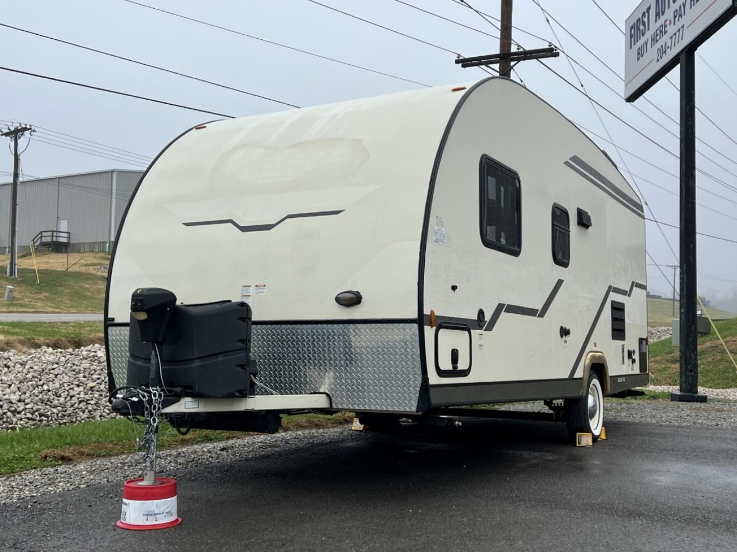 2018 TAN Gulf Stream Coach, Inc 19RBS - (1NL1DTK21J1) , located at 2990 Old Orchard Rd., Jackson, MO, 63755, 37.354214, -89.612106 - We have financing available and we accept trades! Fill out a credit application on our website or come by today! If you have any questions, give us a call at (573) 204-7777 or visit our website at firstautocredit.com. - Photo#3