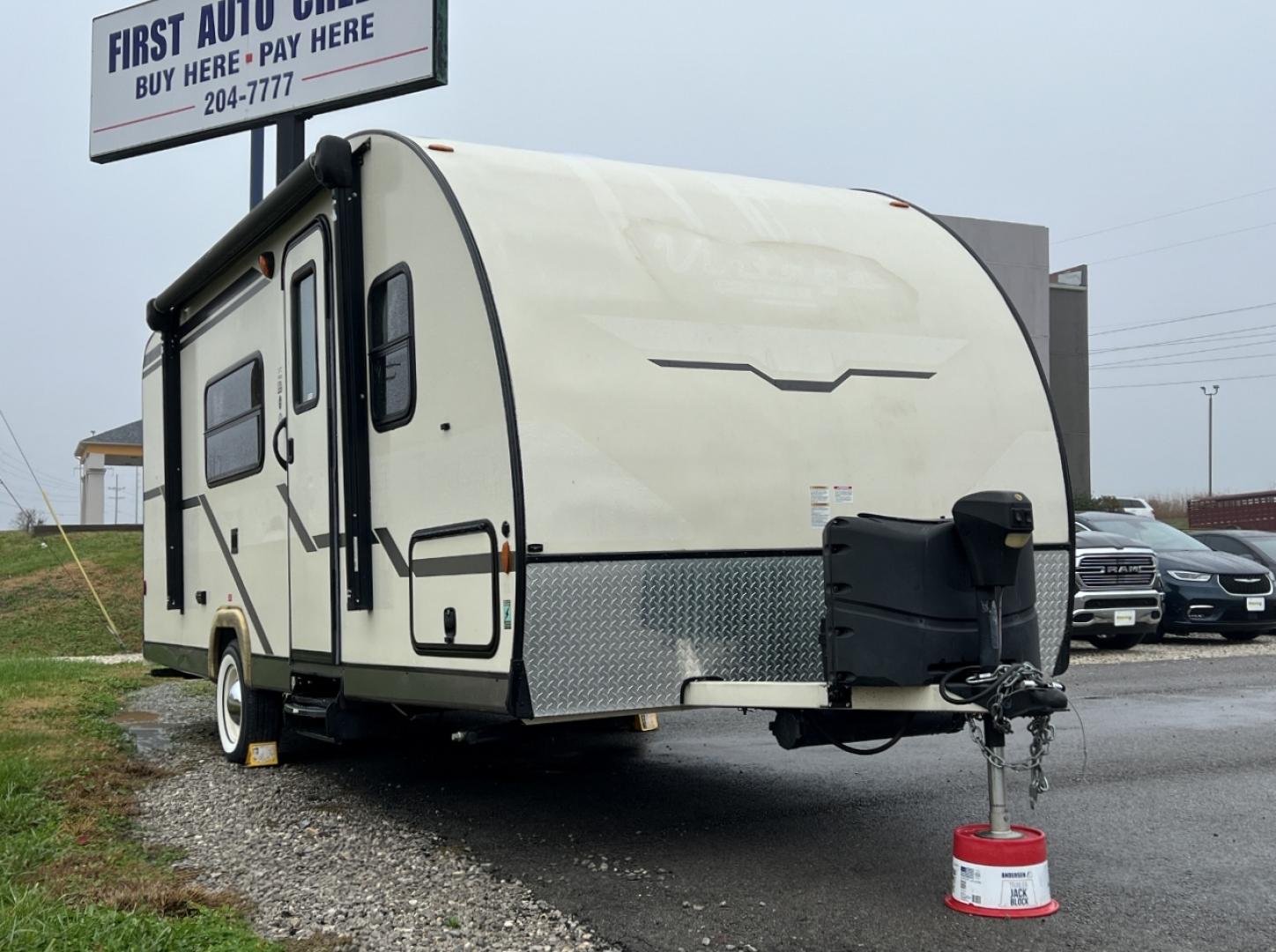 2018 TAN Gulf Stream Coach, Inc 19RBS - (1NL1DTK21J1) , located at 2990 Old Orchard Rd., Jackson, MO, 63755, 37.354214, -89.612106 - We have financing available and we accept trades! Fill out a credit application on our website or come by today! If you have any questions, give us a call at (573) 204-7777 or visit our website at firstautocredit.com. - Photo#2