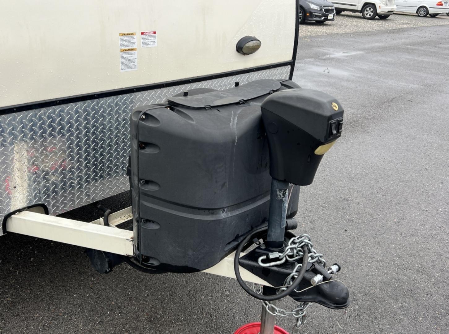 2018 TAN Gulf Stream Coach, Inc 19RBS - (1NL1DTK21J1) , located at 2990 Old Orchard Rd., Jackson, MO, 63755, 37.354214, -89.612106 - We have financing available and we accept trades! Fill out a credit application on our website or come by today! If you have any questions, give us a call at (573) 204-7777 or visit our website at firstautocredit.com. - Photo#4