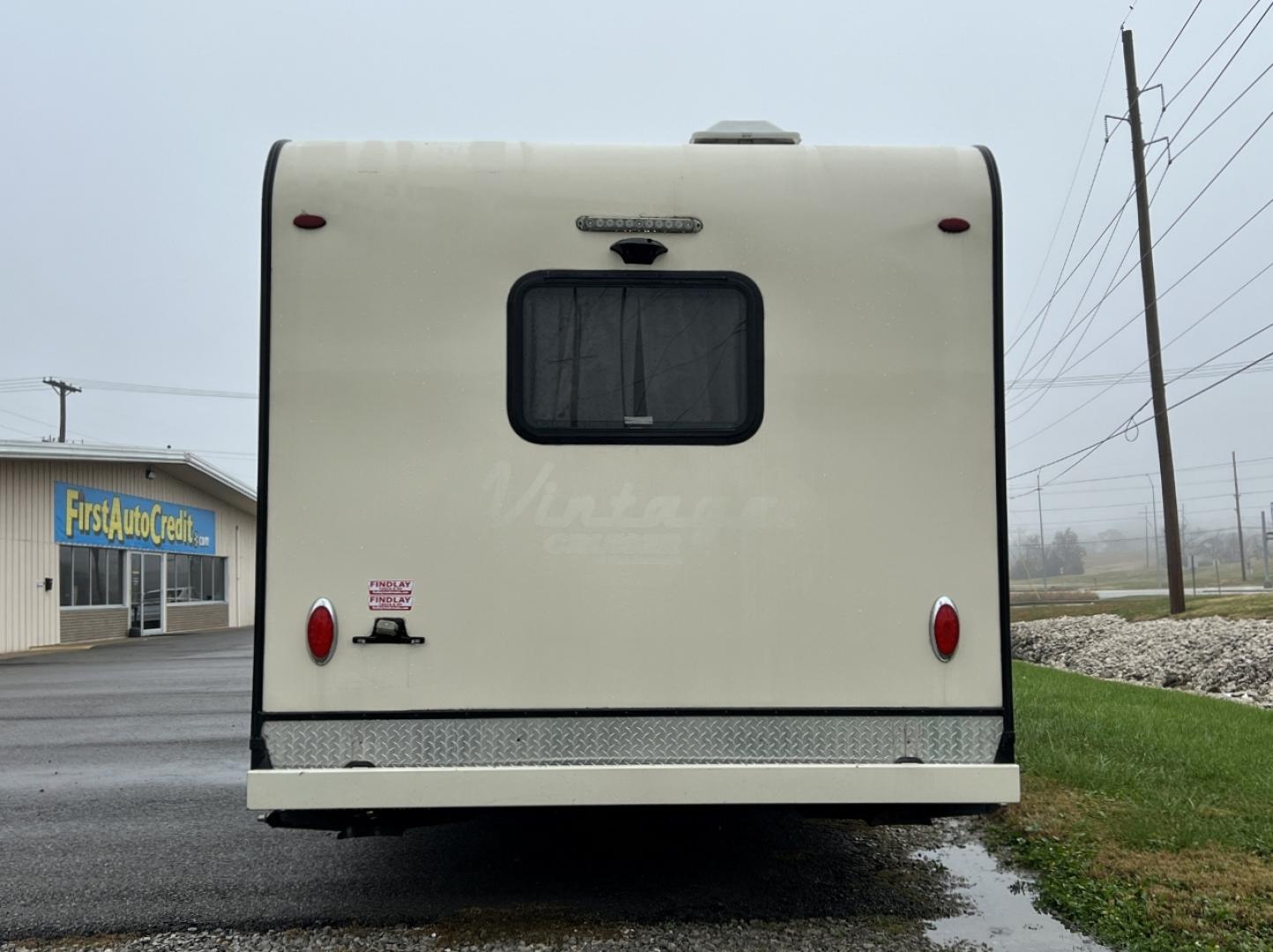 2018 TAN Gulf Stream Coach, Inc 19RBS - (1NL1DTK21J1) , located at 2990 Old Orchard Rd., Jackson, MO, 63755, 37.354214, -89.612106 - We have financing available and we accept trades! Fill out a credit application on our website or come by today! If you have any questions, give us a call at (573) 204-7777 or visit our website at firstautocredit.com. - Photo#7