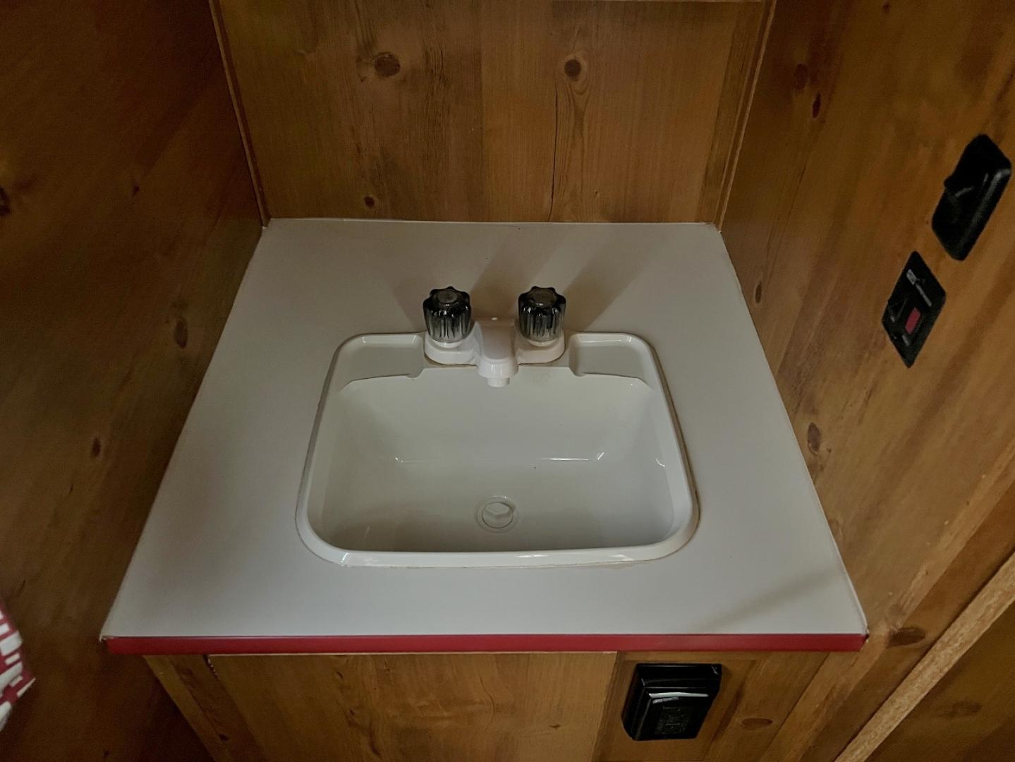 2018 TAN Gulf Stream Coach, Inc 19RBS - (1NL1DTK21J1) , located at 2990 Old Orchard Rd., Jackson, MO, 63755, 37.354214, -89.612106 - We have financing available and we accept trades! Fill out a credit application on our website or come by today! If you have any questions, give us a call at (573) 204-7777 or visit our website at firstautocredit.com. - Photo#18