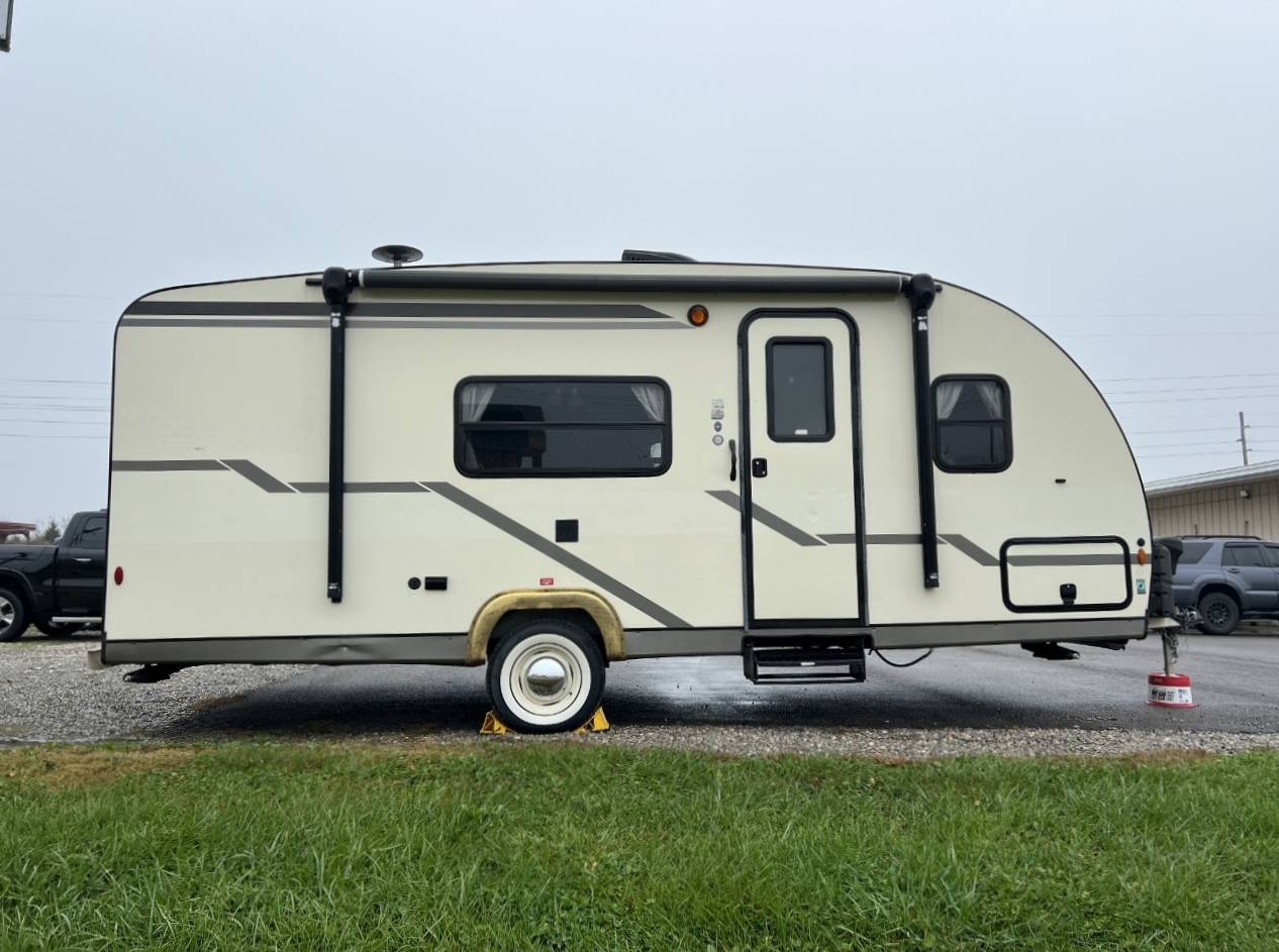 photo of 2018 Gulf Stream Vista Cruiser 19RBS