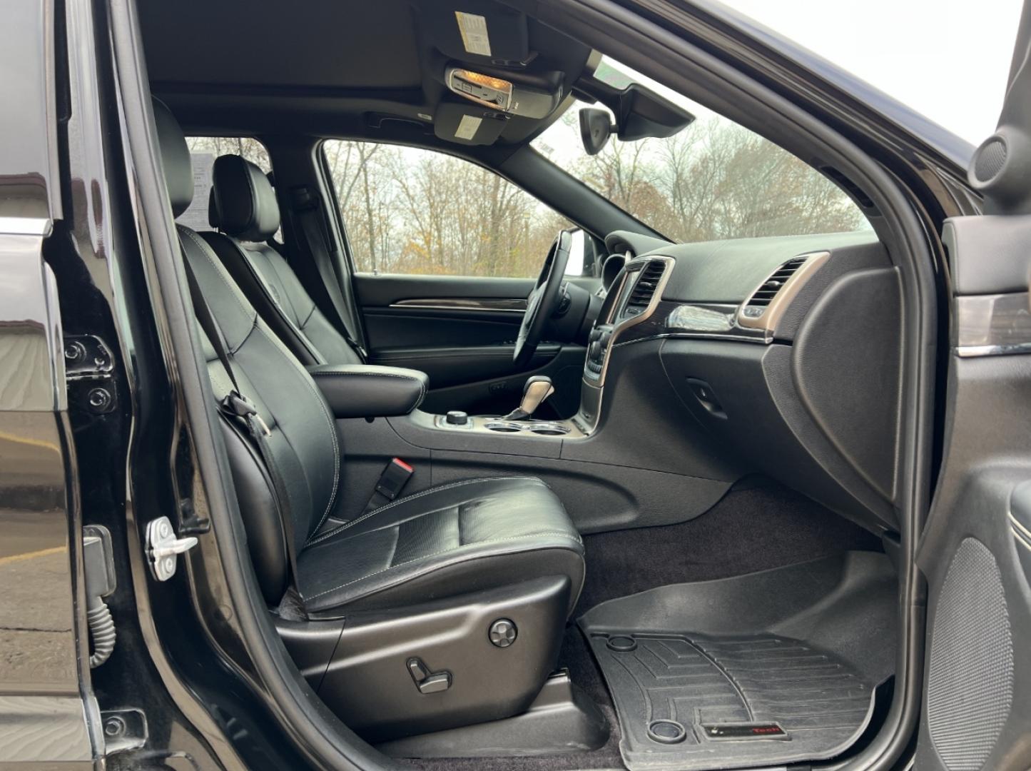 2017 BLACK /Black Leather Jeep Grand Cherokee Overland 4WD (1C4RJFCG9HC) with an 3.6L V6 engine, Automatic transmission, located at 2990 Old Orchard Rd., Jackson, MO, 63755, 37.354214, -89.612106 - 2017 Jeep Grand Cherokee Overland 1-Owner Only 75xxx miles 4 Wheel Drive 3.6L V6 Automatic Leather Navigation Power/Heated/Cooled Seats Heated Rear Seats Heated Steering Wheel Backup Camera Sunroof Bluetooth Remote Start Cruise Power Windows/Locks/Mirrors We have financing available - Photo#20