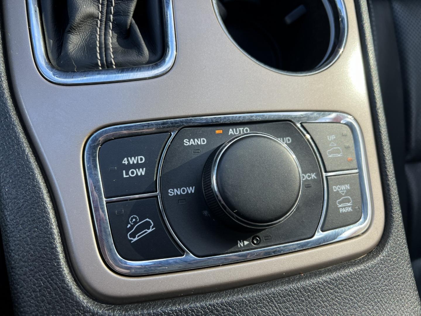 2017 BLACK /Black Leather Jeep Grand Cherokee Overland 4WD (1C4RJFCG9HC) with an 3.6L V6 engine, Automatic transmission, located at 2990 Old Orchard Rd., Jackson, MO, 63755, 37.354214, -89.612106 - 2017 Jeep Grand Cherokee Overland 1-Owner Only 75xxx miles 4 Wheel Drive 3.6L V6 Automatic Leather Navigation Power/Heated/Cooled Seats Heated Rear Seats Heated Steering Wheel Backup Camera Sunroof Bluetooth Remote Start Cruise Power Windows/Locks/Mirrors We have financing available - Photo#2