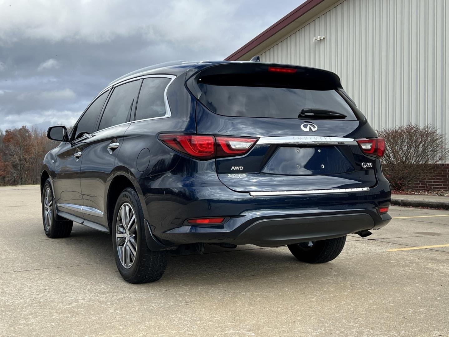 2020 BLUE /Black Leather Infiniti QX60 Luxe AWD (5N1DL0MM6LC) with an 3.5L V6 engine, CVT transmission, located at 2990 Old Orchard Rd., Jackson, MO, 63755, 37.354214, -89.612106 - 2020 Infiniti QX60 Luxe 72xxx miles All Wheel Drive 3.5L V6 Automatic Leather 3rd Row Backup Camera Power/Heated Seats Sunroof Bluetooth Remote Start Cruise Power Windows/Locks/Mirrors We have financing available and we accept trades! Fill out a credit application on our website or com - Photo#11