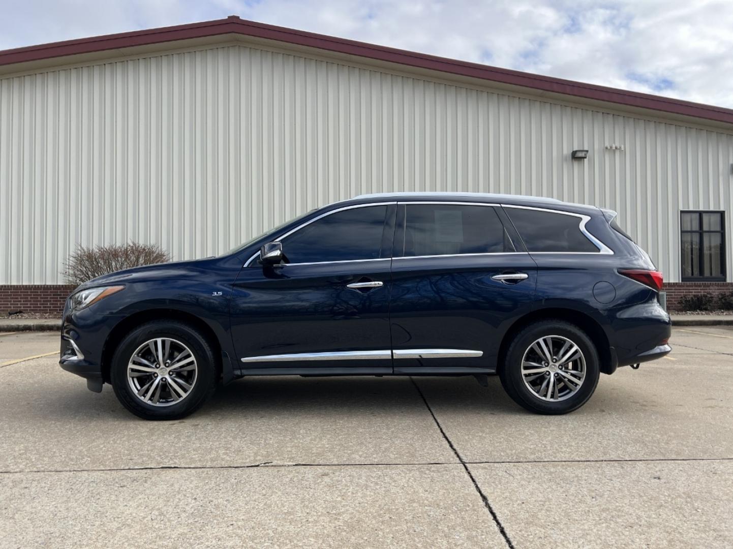 2020 BLUE /Black Leather Infiniti QX60 Luxe AWD (5N1DL0MM6LC) with an 3.5L V6 engine, CVT transmission, located at 2990 Old Orchard Rd., Jackson, MO, 63755, 37.354214, -89.612106 - 2020 Infiniti QX60 Luxe 72xxx miles All Wheel Drive 3.5L V6 Automatic Leather 3rd Row Backup Camera Power/Heated Seats Sunroof Bluetooth Remote Start Cruise Power Windows/Locks/Mirrors We have financing available and we accept trades! Fill out a credit application on our website or com - Photo#8