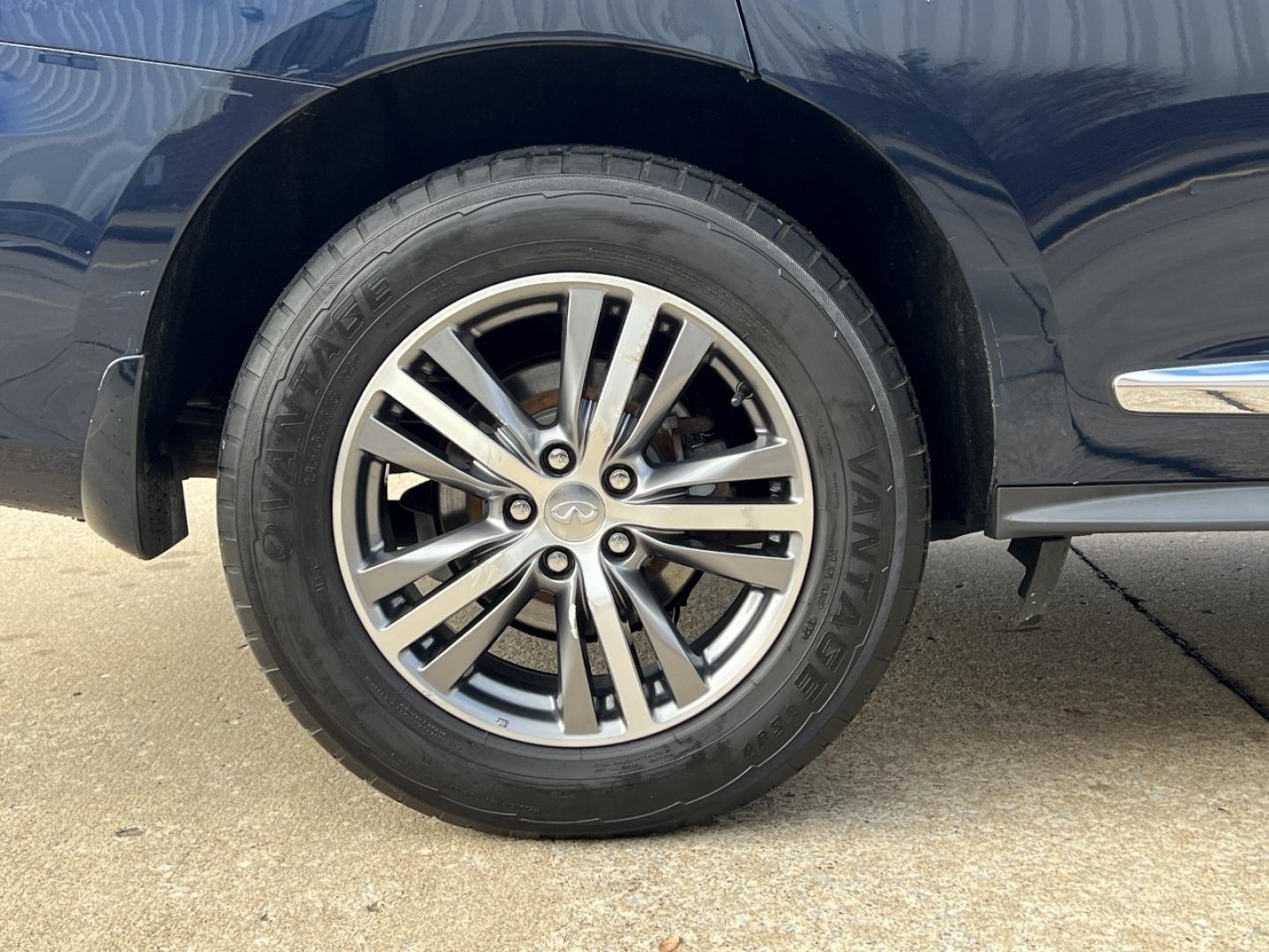 2020 BLUE /Black Leather Infiniti QX60 Luxe AWD (5N1DL0MM6LC) with an 3.5L V6 engine, CVT transmission, located at 2990 Old Orchard Rd., Jackson, MO, 63755, 37.354214, -89.612106 - 2020 Infiniti QX60 Luxe 72xxx miles All Wheel Drive 3.5L V6 Automatic Leather 3rd Row Backup Camera Power/Heated Seats Sunroof Bluetooth Remote Start Cruise Power Windows/Locks/Mirrors We have financing available and we accept trades! Fill out a credit application on our website or com - Photo#46