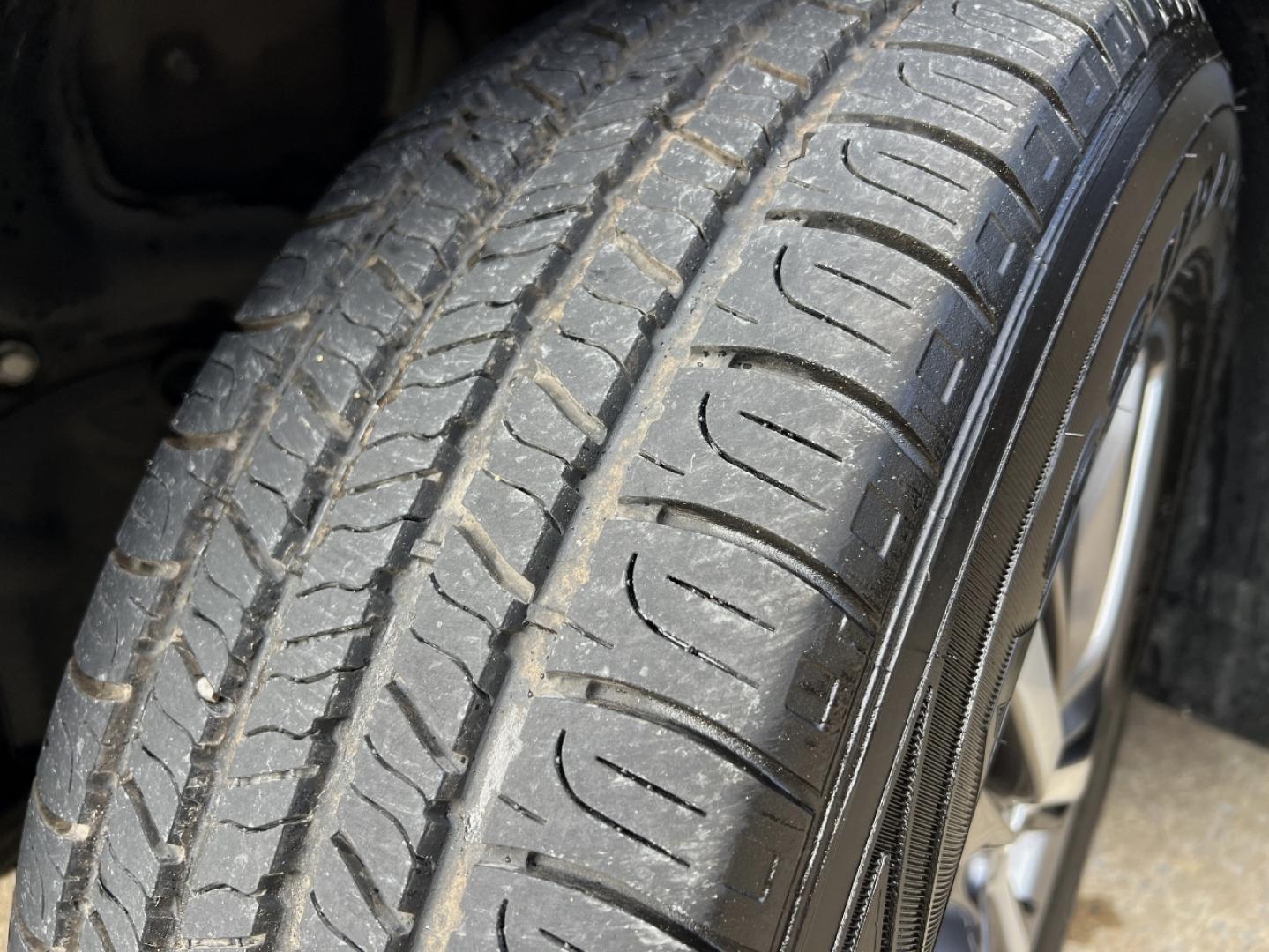 2020 BLUE /Black Leather Infiniti QX60 Luxe AWD (5N1DL0MM6LC) with an 3.5L V6 engine, CVT transmission, located at 2990 Old Orchard Rd., Jackson, MO, 63755, 37.354214, -89.612106 - 2020 Infiniti QX60 Luxe 72xxx miles All Wheel Drive 3.5L V6 Automatic Leather 3rd Row Backup Camera Power/Heated Seats Sunroof Bluetooth Remote Start Cruise Power Windows/Locks/Mirrors We have financing available and we accept trades! Fill out a credit application on our website or com - Photo#43