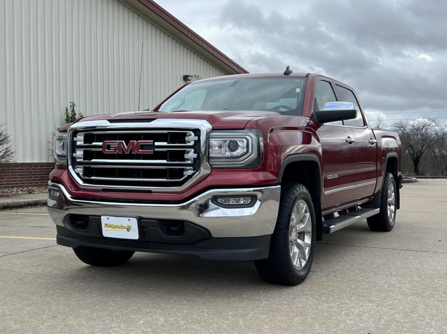 2018 MAROON /Black Leather GMC Sierra 1500 SLT Crew Cab Short Box 4WD (3GTU2NEC1JG) with an 5.3L V8 engine, Automatic transmission, located at 2990 Old Orchard Rd., Jackson, MO, 63755, 37.354214, -89.612106 - 2018 GMC Sierra 1500 SLT 1-Owner 151xxx miles 4x4 5.3L V8 Automatic Leather Navigation Power/Heated Seats Backup Camera Bluetooth Remote Start Cruise Power Windows/Locks/Mirrors We have financing available and we accept trades! Fill out a credit application on our website or come by to - Photo#7