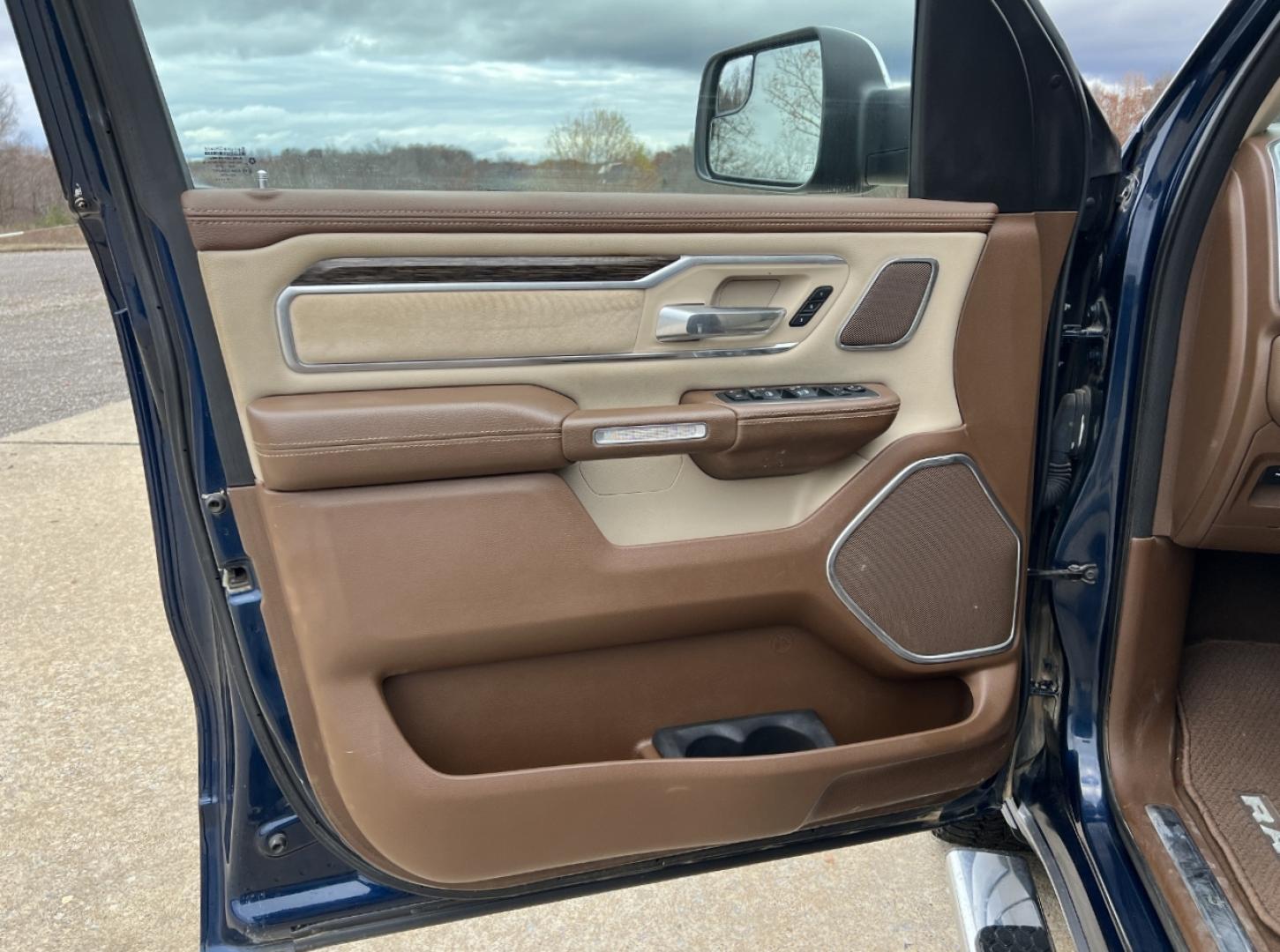 2019 BLUE /Tan Leather RAM 1500 Laramie Crew Cab SWB 4WD (1C6SRFJTXKN) with an 5.7L V8 engine, Automatic transmission, located at 2990 Old Orchard Rd., Jackson, MO, 63755, 37.354214, -89.612106 - 2019 Ram 1500 Laramie 1-Owner 126xxx miles 4x4 5.7L V8 Automatic Leather Navigation Power/Heated/Cooled Seats Heated Rear Seats Heated Steering Wheel Backup Camera Bluetooth Remote Start Cruise Power Windows/Locks/Mirrors We have financing available and we accept trades! Fill out a c - Photo#16