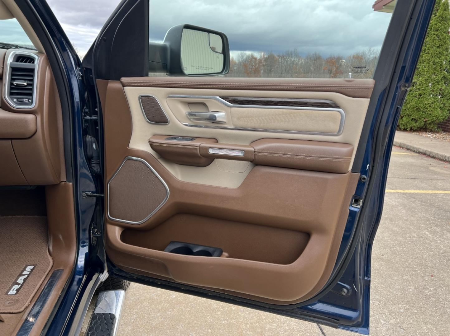 2019 BLUE /Tan Leather RAM 1500 Laramie Crew Cab SWB 4WD (1C6SRFJTXKN) with an 5.7L V8 engine, Automatic transmission, located at 2990 Old Orchard Rd., Jackson, MO, 63755, 37.354214, -89.612106 - 2019 Ram 1500 Laramie 1-Owner 126xxx miles 4x4 5.7L V8 Automatic Leather Navigation Power/Heated/Cooled Seats Heated Rear Seats Heated Steering Wheel Backup Camera Bluetooth Remote Start Cruise Power Windows/Locks/Mirrors We have financing available and we accept trades! Fill out a c - Photo#18