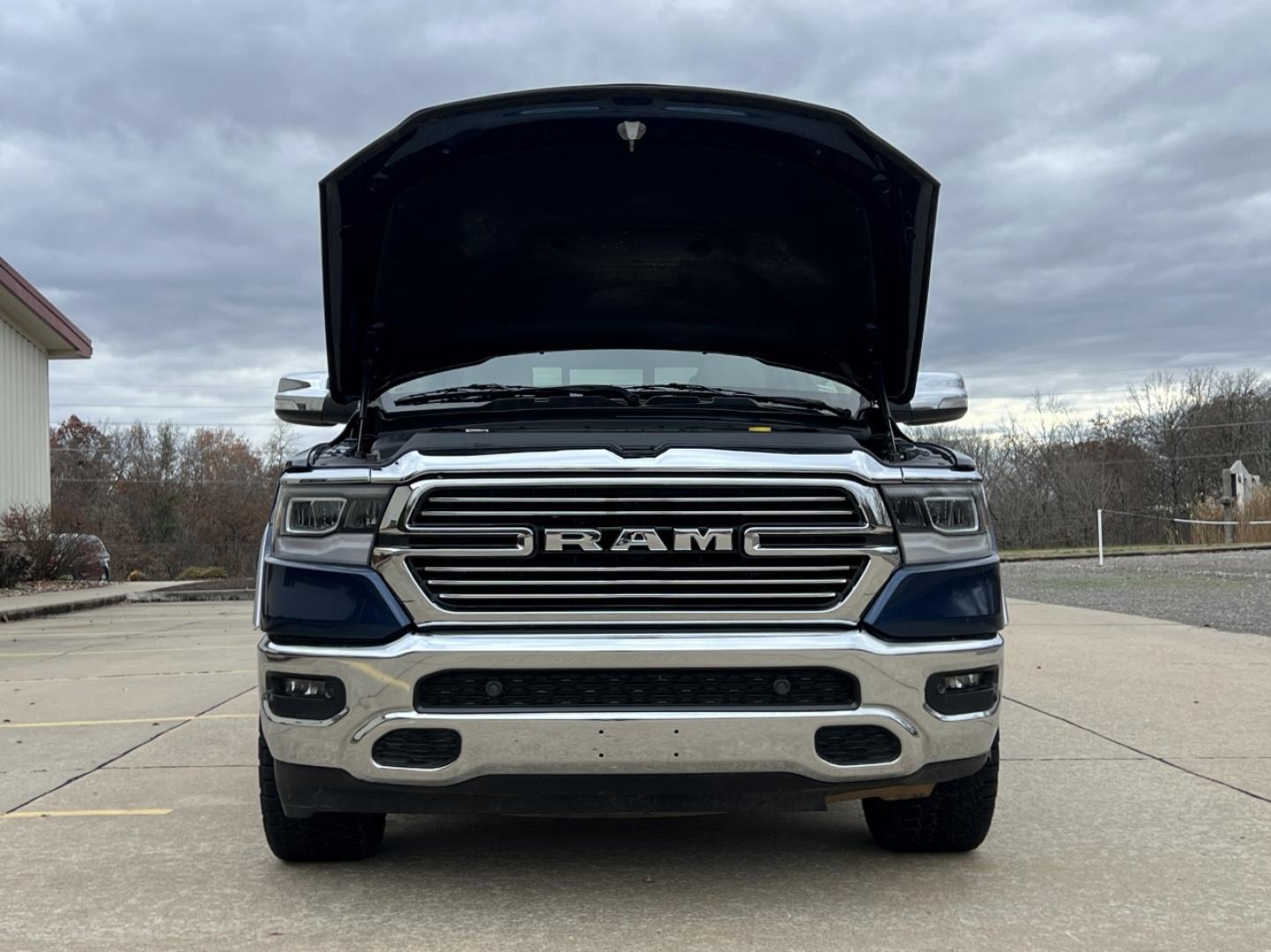 2019 BLUE /Tan Leather RAM 1500 Laramie Crew Cab SWB 4WD (1C6SRFJTXKN) with an 5.7L V8 engine, Automatic transmission, located at 2990 Old Orchard Rd., Jackson, MO, 63755, 37.354214, -89.612106 - 2019 Ram 1500 Laramie 1-Owner 126xxx miles 4x4 5.7L V8 Automatic Leather Navigation Power/Heated/Cooled Seats Heated Rear Seats Heated Steering Wheel Backup Camera Bluetooth Remote Start Cruise Power Windows/Locks/Mirrors We have financing available and we accept trades! Fill out a c - Photo#37