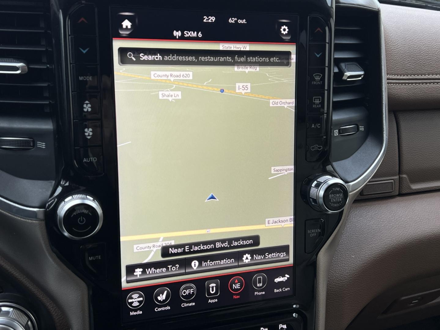 2019 BLUE /Tan Leather RAM 1500 Laramie Crew Cab SWB 4WD (1C6SRFJTXKN) with an 5.7L V8 engine, Automatic transmission, located at 2990 Old Orchard Rd., Jackson, MO, 63755, 37.354214, -89.612106 - 2019 Ram 1500 Laramie 1-Owner 126xxx miles 4x4 5.7L V8 Automatic Leather Navigation Power/Heated/Cooled Seats Heated Rear Seats Heated Steering Wheel Backup Camera Bluetooth Remote Start Cruise Power Windows/Locks/Mirrors We have financing available and we accept trades! Fill out a c - Photo#3