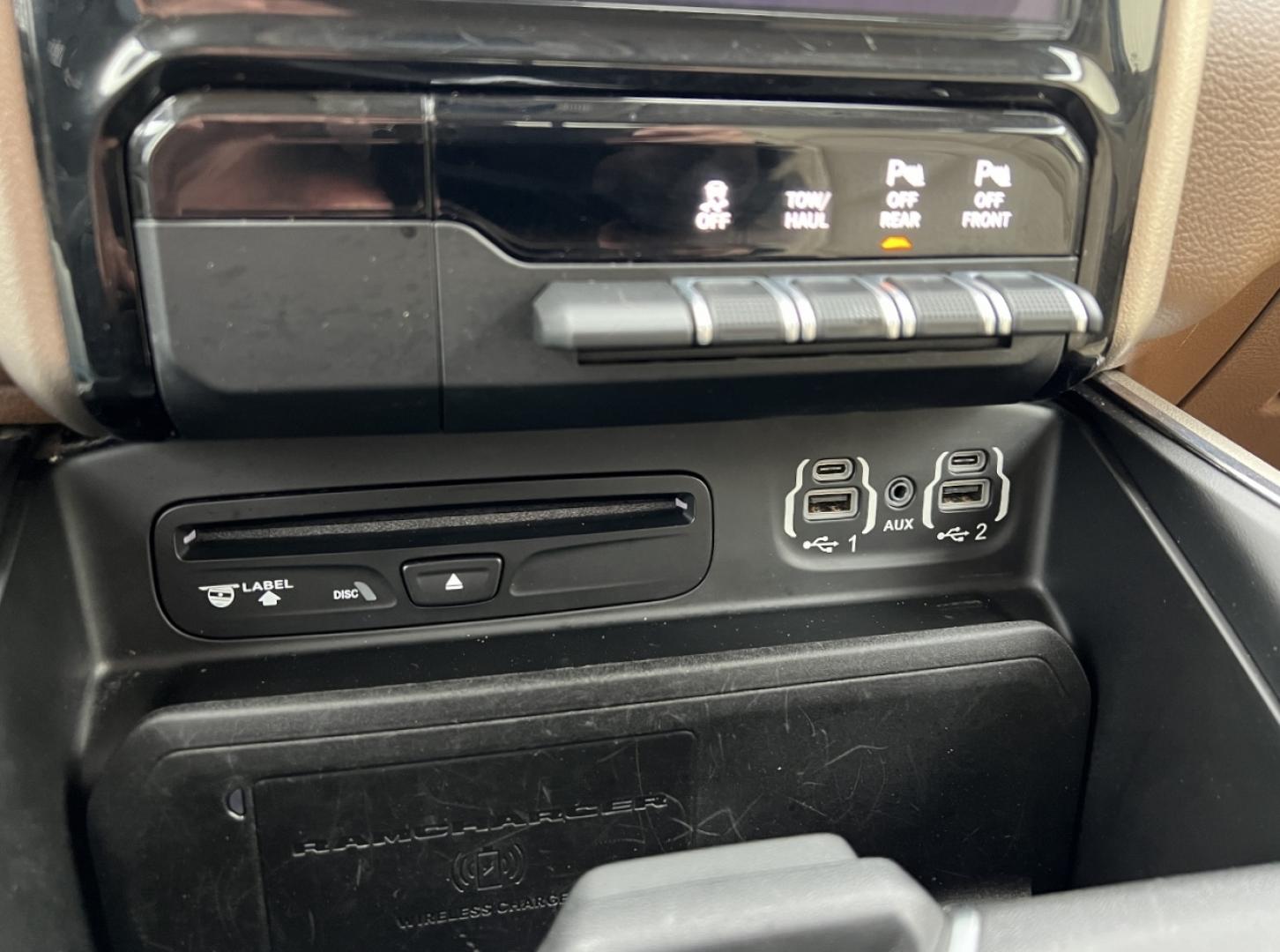 2019 BLUE /Tan Leather RAM 1500 Laramie Crew Cab SWB 4WD (1C6SRFJTXKN) with an 5.7L V8 engine, Automatic transmission, located at 2990 Old Orchard Rd., Jackson, MO, 63755, 37.354214, -89.612106 - 2019 Ram 1500 Laramie 1-Owner 126xxx miles 4x4 5.7L V8 Automatic Leather Navigation Power/Heated/Cooled Seats Heated Rear Seats Heated Steering Wheel Backup Camera Bluetooth Remote Start Cruise Power Windows/Locks/Mirrors We have financing available and we accept trades! Fill out a c - Photo#29