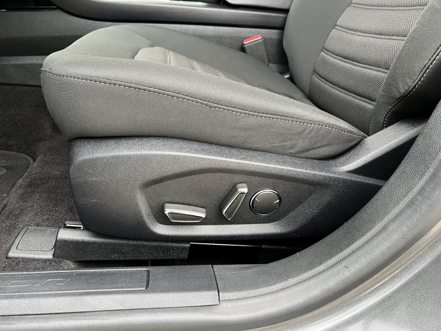 2020 GRAY /Black Cloth Ford Fusion SE (3FA6P0HD7LR) with an 1.5L 4 Cyl. engine, Automatic transmission, located at 2990 Old Orchard Rd., Jackson, MO, 63755, 37.354214, -89.612106 - 2020 Ford Fusion SE 1-Owner Only 40xxx miles Front Wheel Drive 1.5L 4 Cyl. Automatic Backup Camera Power Driver Seat Bluetooth Cruise Power Windows/Locks/Mirrors We have financing available and we accept trades! Fill out a credit application on our website or come by today! If you have a - Photo#3