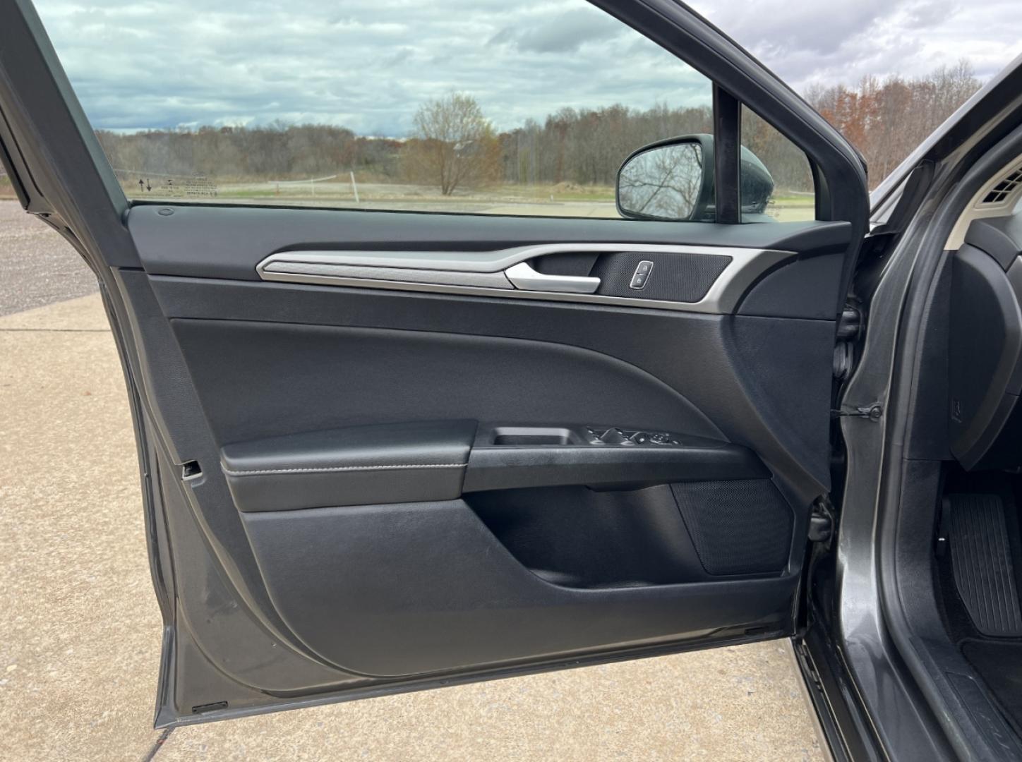2020 GRAY /Black Cloth Ford Fusion SE (3FA6P0HD7LR) with an 1.5L 4 Cyl. engine, Automatic transmission, located at 2990 Old Orchard Rd., Jackson, MO, 63755, 37.354214, -89.612106 - 2020 Ford Fusion SE 1-Owner Only 40xxx miles Front Wheel Drive 1.5L 4 Cyl. Automatic Backup Camera Power Driver Seat Bluetooth Cruise Power Windows/Locks/Mirrors We have financing available and we accept trades! Fill out a credit application on our website or come by today! If you have a - Photo#11