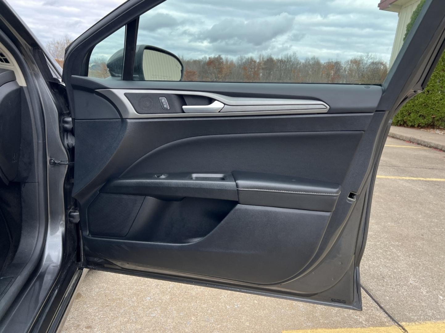 2020 GRAY /Black Cloth Ford Fusion SE (3FA6P0HD7LR) with an 1.5L 4 Cyl. engine, Automatic transmission, located at 2990 Old Orchard Rd., Jackson, MO, 63755, 37.354214, -89.612106 - 2020 Ford Fusion SE 1-Owner Only 40xxx miles Front Wheel Drive 1.5L 4 Cyl. Automatic Backup Camera Power Driver Seat Bluetooth Cruise Power Windows/Locks/Mirrors We have financing available and we accept trades! Fill out a credit application on our website or come by today! If you have a - Photo#13