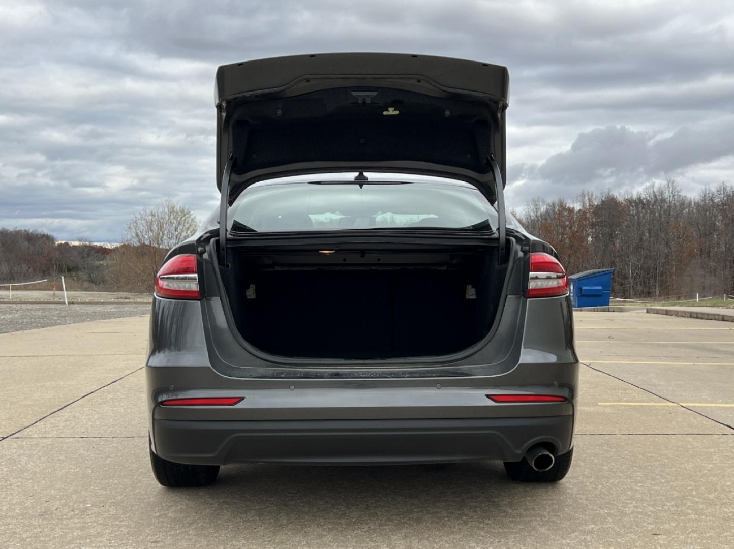 2020 GRAY /Black Cloth Ford Fusion SE (3FA6P0HD7LR) with an 1.5L 4 Cyl. engine, Automatic transmission, located at 2990 Old Orchard Rd., Jackson, MO, 63755, 37.354214, -89.612106 - 2020 Ford Fusion SE 1-Owner Only 40xxx miles Front Wheel Drive 1.5L 4 Cyl. Automatic Backup Camera Power Driver Seat Bluetooth Cruise Power Windows/Locks/Mirrors We have financing available and we accept trades! Fill out a credit application on our website or come by today! If you have a - Photo#17