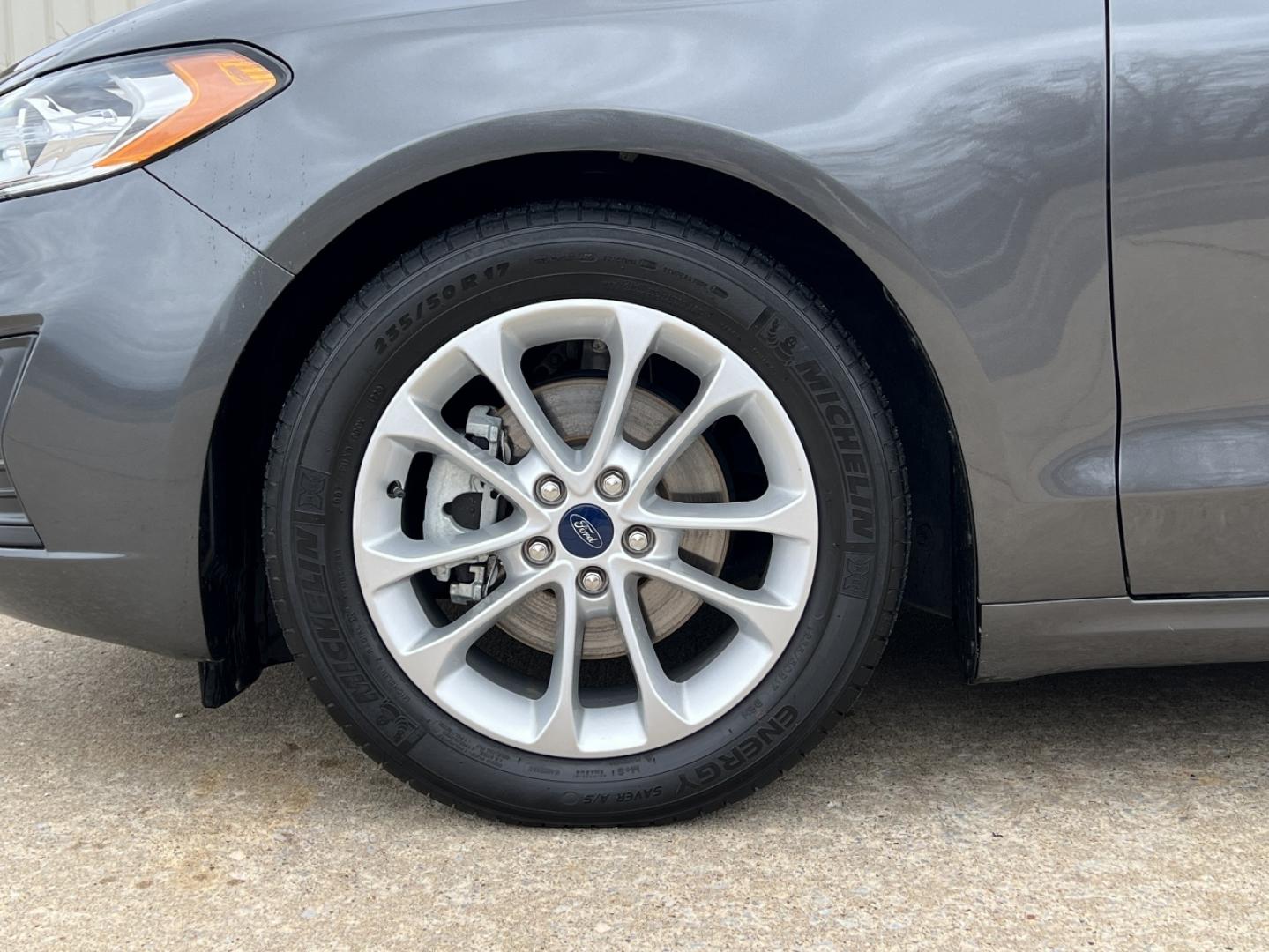 2020 GRAY /Black Cloth Ford Fusion SE (3FA6P0HD7LR) with an 1.5L 4 Cyl. engine, Automatic transmission, located at 2990 Old Orchard Rd., Jackson, MO, 63755, 37.354214, -89.612106 - 2020 Ford Fusion SE 1-Owner Only 40xxx miles Front Wheel Drive 1.5L 4 Cyl. Automatic Backup Camera Power Driver Seat Bluetooth Cruise Power Windows/Locks/Mirrors We have financing available and we accept trades! Fill out a credit application on our website or come by today! If you have a - Photo#34