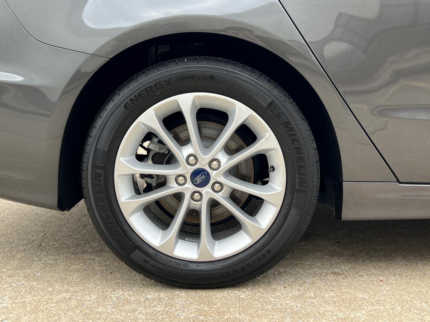 2020 GRAY /Black Cloth Ford Fusion SE (3FA6P0HD7LR) with an 1.5L 4 Cyl. engine, Automatic transmission, located at 2990 Old Orchard Rd., Jackson, MO, 63755, 37.354214, -89.612106 - 2020 Ford Fusion SE 1-Owner Only 40xxx miles Front Wheel Drive 1.5L 4 Cyl. Automatic Backup Camera Power Driver Seat Bluetooth Cruise Power Windows/Locks/Mirrors We have financing available and we accept trades! Fill out a credit application on our website or come by today! If you have a - Photo#36