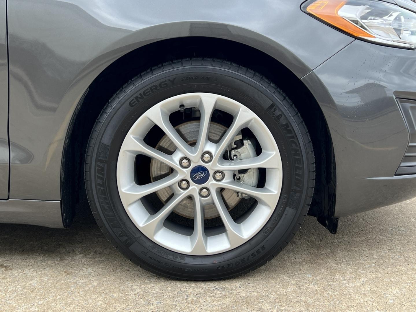 2020 GRAY /Black Cloth Ford Fusion SE (3FA6P0HD7LR) with an 1.5L 4 Cyl. engine, Automatic transmission, located at 2990 Old Orchard Rd., Jackson, MO, 63755, 37.354214, -89.612106 - 2020 Ford Fusion SE 1-Owner Only 40xxx miles Front Wheel Drive 1.5L 4 Cyl. Automatic Backup Camera Power Driver Seat Bluetooth Cruise Power Windows/Locks/Mirrors We have financing available and we accept trades! Fill out a credit application on our website or come by today! If you have a - Photo#37