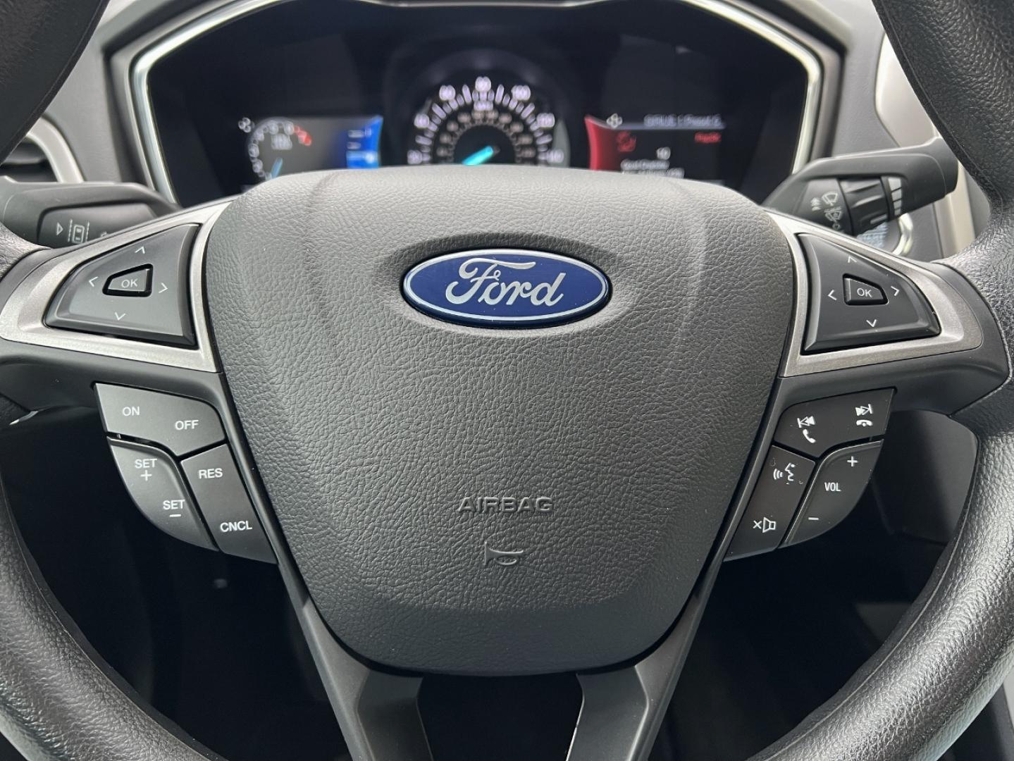 2020 GRAY /Black Cloth Ford Fusion SE (3FA6P0HD7LR) with an 1.5L 4 Cyl. engine, Automatic transmission, located at 2990 Old Orchard Rd., Jackson, MO, 63755, 37.354214, -89.612106 - 2020 Ford Fusion SE 1-Owner Only 40xxx miles Front Wheel Drive 1.5L 4 Cyl. Automatic Backup Camera Power Driver Seat Bluetooth Cruise Power Windows/Locks/Mirrors We have financing available and we accept trades! Fill out a credit application on our website or come by today! If you have a - Photo#20