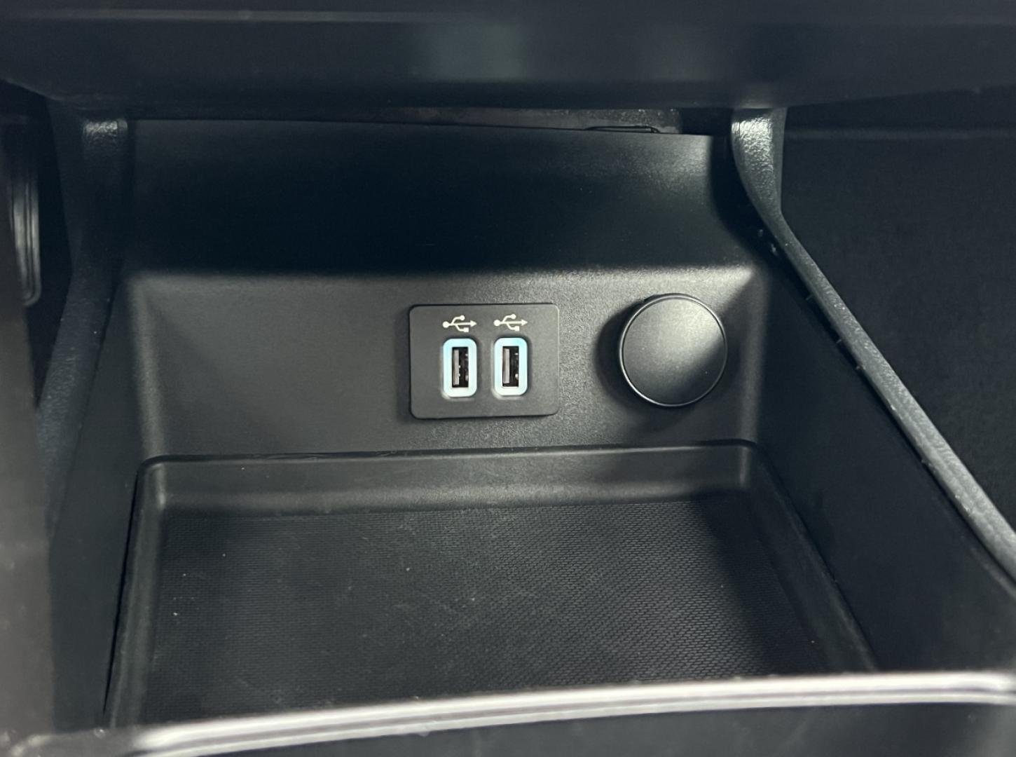 2020 GRAY /Black Cloth Ford Fusion SE (3FA6P0HD7LR) with an 1.5L 4 Cyl. engine, Automatic transmission, located at 2990 Old Orchard Rd., Jackson, MO, 63755, 37.354214, -89.612106 - 2020 Ford Fusion SE 1-Owner Only 40xxx miles Front Wheel Drive 1.5L 4 Cyl. Automatic Backup Camera Power Driver Seat Bluetooth Cruise Power Windows/Locks/Mirrors We have financing available and we accept trades! Fill out a credit application on our website or come by today! If you have a - Photo#26