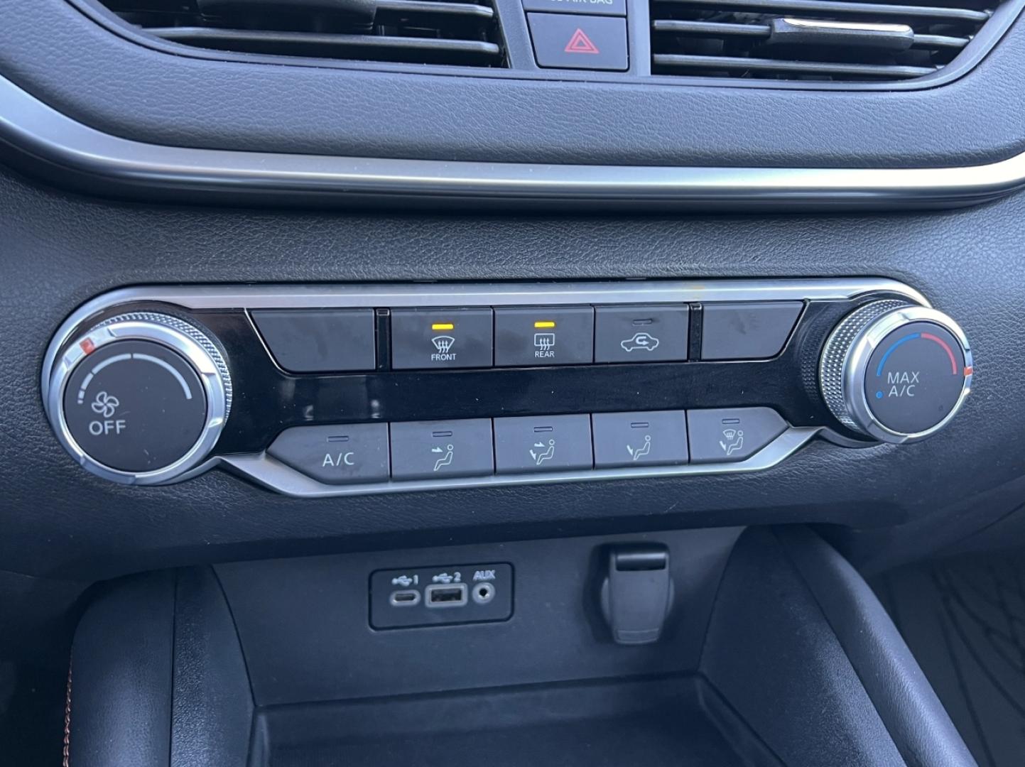 2022 BLACK /Black Leather Nissan Altima 2.5 SR (1N4BL4CVXNN) with an 2.5L 4 Cyl. engine, CVT transmission, located at 2990 Old Orchard Rd., Jackson, MO, 63755, 37.354214, -89.612106 - 2022 Nissan Altima SR 82xxx miles Front Wheel Drive 2.5L 4 Cyl. Automatic Leather Backup Camera Power Driver Seat Bluetooth Remote Start Cruise Power Windows/Locks/Mirrors We have financing available and we accept trades! Fill out a credit application on our website or come by today! If - Photo#25