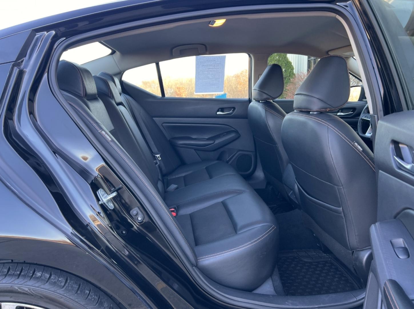 2022 BLACK /Black Leather Nissan Altima 2.5 SR (1N4BL4CVXNN) with an 2.5L 4 Cyl. engine, CVT transmission, located at 2990 Old Orchard Rd., Jackson, MO, 63755, 37.354214, -89.612106 - 2022 Nissan Altima SR 82xxx miles Front Wheel Drive 2.5L 4 Cyl. Automatic Leather Backup Camera Power Driver Seat Bluetooth Remote Start Cruise Power Windows/Locks/Mirrors We have financing available and we accept trades! Fill out a credit application on our website or come by today! If - Photo#17