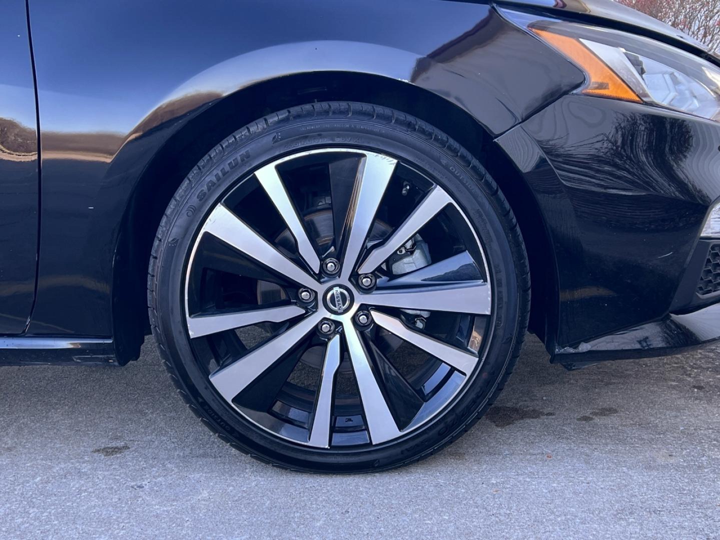 2022 BLACK /Black Leather Nissan Altima 2.5 SR (1N4BL4CVXNN) with an 2.5L 4 Cyl. engine, CVT transmission, located at 2990 Old Orchard Rd., Jackson, MO, 63755, 37.354214, -89.612106 - 2022 Nissan Altima SR 82xxx miles Front Wheel Drive 2.5L 4 Cyl. Automatic Leather Backup Camera Power Driver Seat Bluetooth Remote Start Cruise Power Windows/Locks/Mirrors We have financing available and we accept trades! Fill out a credit application on our website or come by today! If - Photo#36