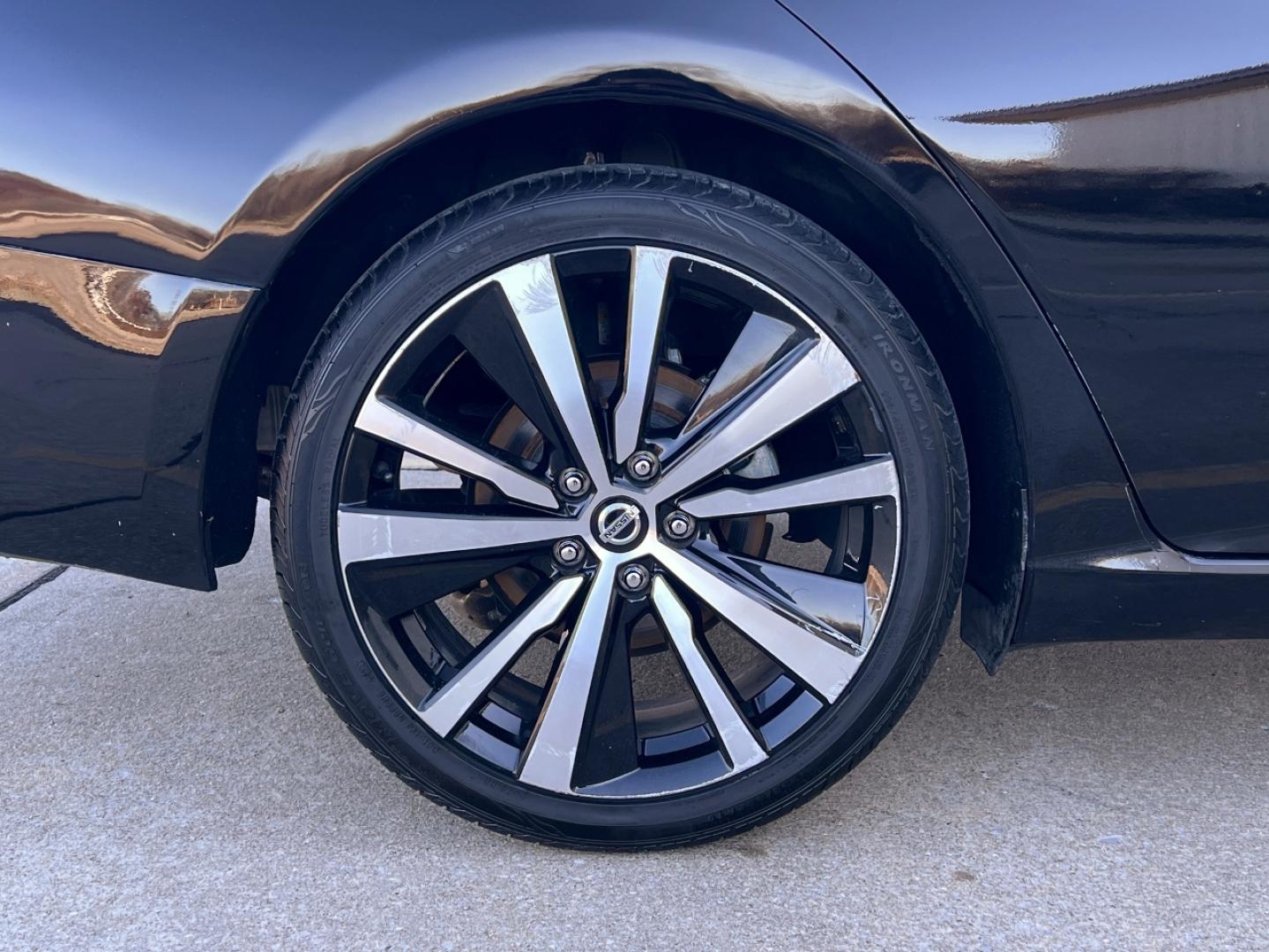 2022 BLACK /Black Leather Nissan Altima 2.5 SR (1N4BL4CVXNN) with an 2.5L 4 Cyl. engine, CVT transmission, located at 2990 Old Orchard Rd., Jackson, MO, 63755, 37.354214, -89.612106 - 2022 Nissan Altima SR 82xxx miles Front Wheel Drive 2.5L 4 Cyl. Automatic Leather Backup Camera Power Driver Seat Bluetooth Remote Start Cruise Power Windows/Locks/Mirrors We have financing available and we accept trades! Fill out a credit application on our website or come by today! If - Photo#35