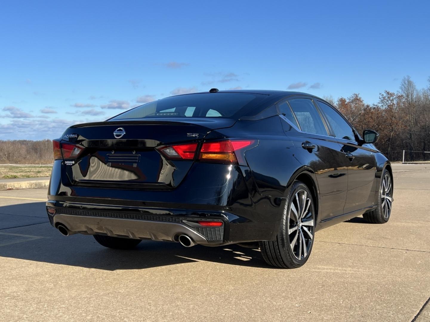 2022 BLACK /Black Leather Nissan Altima 2.5 SR (1N4BL4CVXNN) with an 2.5L 4 Cyl. engine, CVT transmission, located at 2990 Old Orchard Rd., Jackson, MO, 63755, 37.354214, -89.612106 - 2022 Nissan Altima SR 82xxx miles Front Wheel Drive 2.5L 4 Cyl. Automatic Leather Backup Camera Power Driver Seat Bluetooth Remote Start Cruise Power Windows/Locks/Mirrors We have financing available and we accept trades! Fill out a credit application on our website or come by today! If - Photo#8