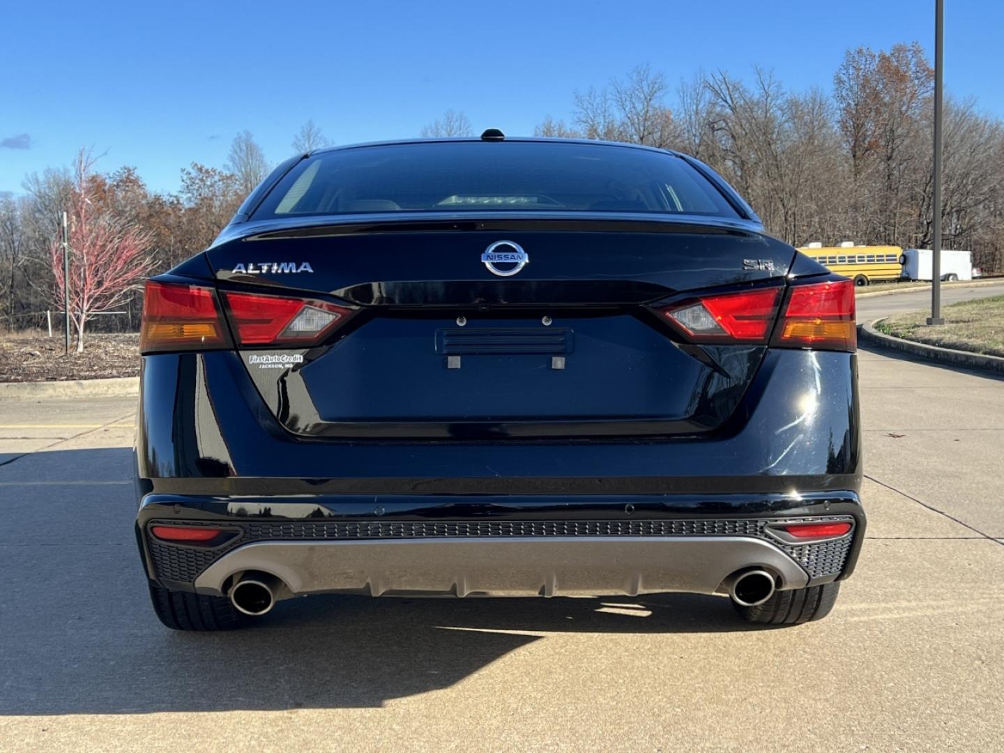 2022 BLACK /Black Leather Nissan Altima 2.5 SR (1N4BL4CVXNN) with an 2.5L 4 Cyl. engine, CVT transmission, located at 2990 Old Orchard Rd., Jackson, MO, 63755, 37.354214, -89.612106 - 2022 Nissan Altima SR 82xxx miles Front Wheel Drive 2.5L 4 Cyl. Automatic Leather Backup Camera Power Driver Seat Bluetooth Remote Start Cruise Power Windows/Locks/Mirrors We have financing available and we accept trades! Fill out a credit application on our website or come by today! If - Photo#10