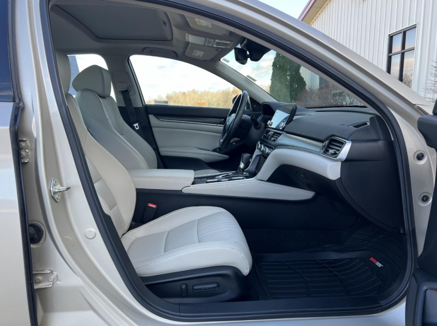 2020 GOLD /Tan Leather Honda Accord EX-L (1HGCV1F54LA) with an 1.5L 4 Cyl. TURBO engine, Automatic transmission, located at 2990 Old Orchard Rd., Jackson, MO, 63755, 37.354214, -89.612106 - 2020 Honda Accord EX-L 123xxx miles Front Wheel Drive 1.5L 4 Cyl. Automatic Leather Backup Camera Power/Heated Seats Sunroof Bluetooth Remote Start Cruise Power Windows/Locks/Mirrors We have financing available and we accept trades! Fill out a credit application on our website or come b - Photo#17