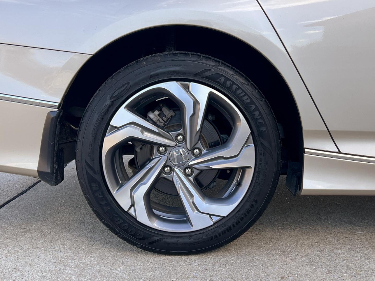 2020 GOLD /Tan Leather Honda Accord EX-L (1HGCV1F54LA) with an 1.5L 4 Cyl. TURBO engine, Automatic transmission, located at 2990 Old Orchard Rd., Jackson, MO, 63755, 37.354214, -89.612106 - 2020 Honda Accord EX-L 123xxx miles Front Wheel Drive 1.5L 4 Cyl. Automatic Leather Backup Camera Power/Heated Seats Sunroof Bluetooth Remote Start Cruise Power Windows/Locks/Mirrors We have financing available and we accept trades! Fill out a credit application on our website or come b - Photo#41