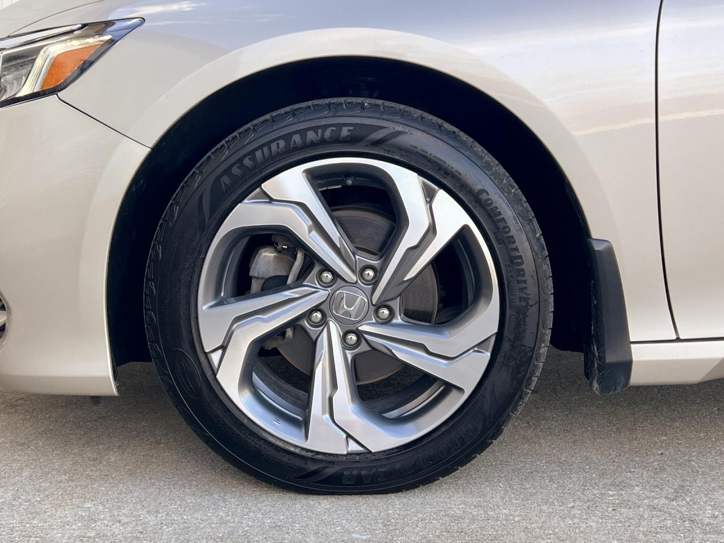 2020 GOLD /Tan Leather Honda Accord EX-L (1HGCV1F54LA) with an 1.5L 4 Cyl. TURBO engine, Automatic transmission, located at 2990 Old Orchard Rd., Jackson, MO, 63755, 37.354214, -89.612106 - 2020 Honda Accord EX-L 123xxx miles Front Wheel Drive 1.5L 4 Cyl. Automatic Leather Backup Camera Power/Heated Seats Sunroof Bluetooth Remote Start Cruise Power Windows/Locks/Mirrors We have financing available and we accept trades! Fill out a credit application on our website or come b - Photo#39