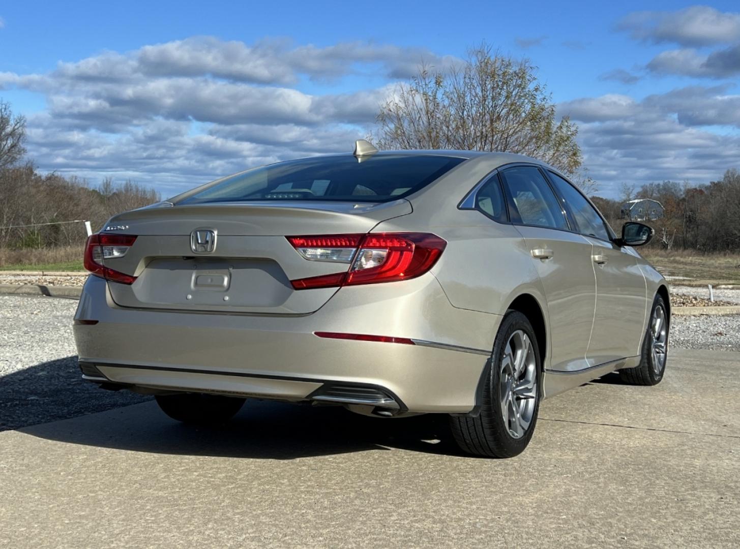 2020 GOLD /Tan Leather Honda Accord EX-L (1HGCV1F54LA) with an 1.5L 4 Cyl. TURBO engine, Automatic transmission, located at 2990 Old Orchard Rd., Jackson, MO, 63755, 37.354214, -89.612106 - 2020 Honda Accord EX-L 123xxx miles Front Wheel Drive 1.5L 4 Cyl. Automatic Leather Backup Camera Power/Heated Seats Sunroof Bluetooth Remote Start Cruise Power Windows/Locks/Mirrors We have financing available and we accept trades! Fill out a credit application on our website or come b - Photo#10