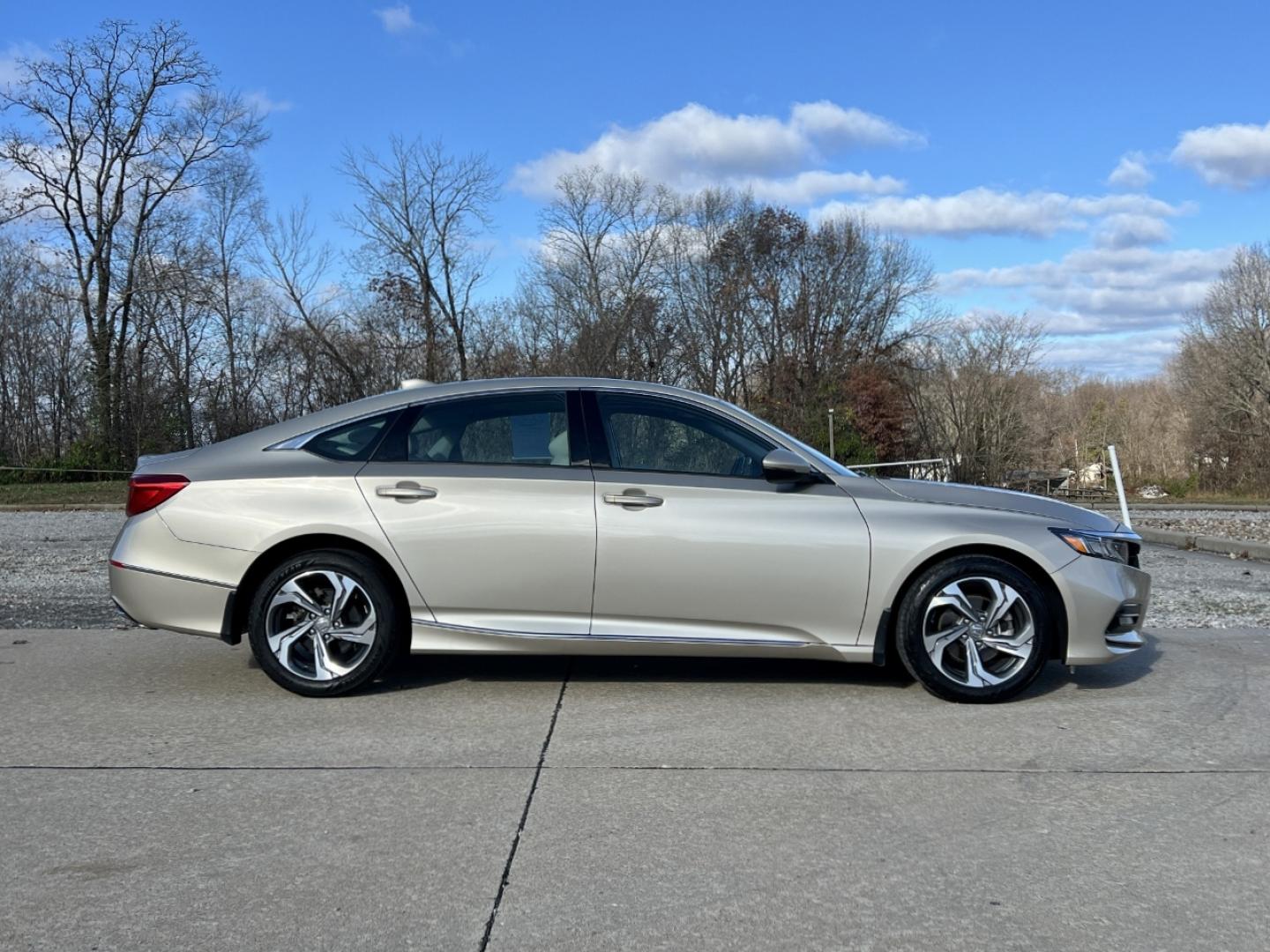 2020 GOLD /Tan Leather Honda Accord EX-L (1HGCV1F54LA) with an 1.5L 4 Cyl. TURBO engine, Automatic transmission, located at 2990 Old Orchard Rd., Jackson, MO, 63755, 37.354214, -89.612106 - 2020 Honda Accord EX-L 123xxx miles Front Wheel Drive 1.5L 4 Cyl. Automatic Leather Backup Camera Power/Heated Seats Sunroof Bluetooth Remote Start Cruise Power Windows/Locks/Mirrors We have financing available and we accept trades! Fill out a credit application on our website or come b - Photo#9