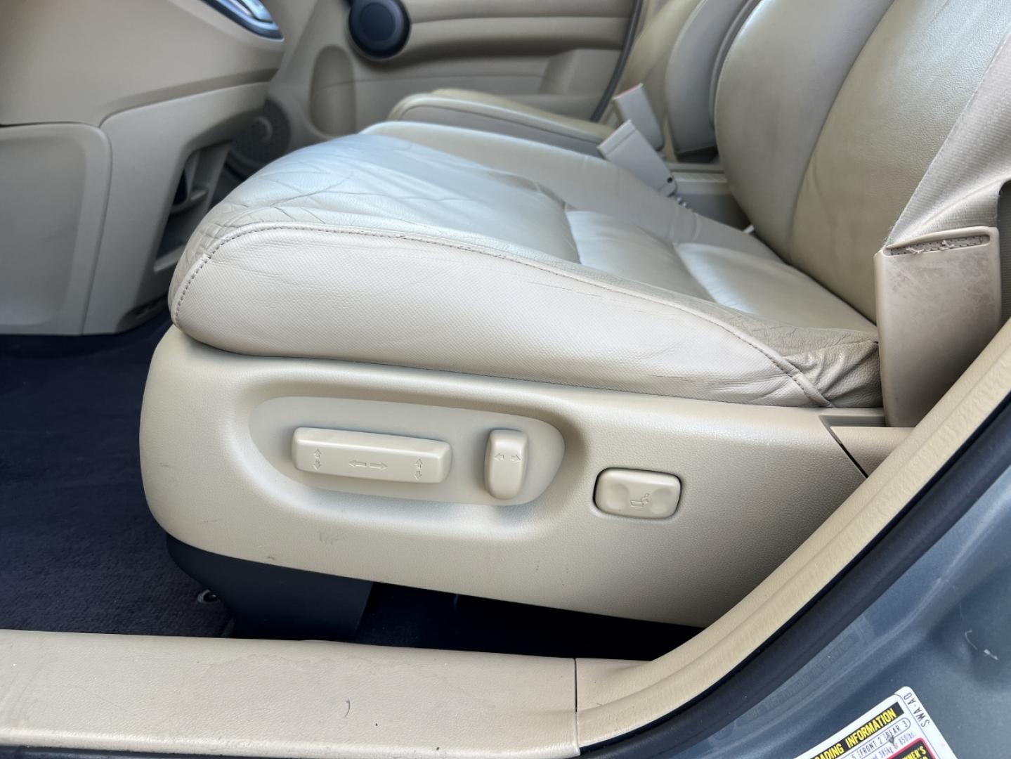 2010 Green /Tan Leather Honda CR-V EX-L 4WD (JHLRE4H73AC) with an 2.4L 4 Cyl. engine, Automatic transmission, located at 2990 Old Orchard Rd., Jackson, MO, 63755, 37.354214, -89.612106 - 2010 Honda CR-V EX-L 113xxx miles 4 Wheel Drive 2.4L 4 Cyl. Automatic Leather New Tires Power Driver Seat Heated Seats Sunroof Cruise Power Windows/Locks/Mirrors We have financing available and we accept trades! Fill out a credit application on our website or come by today! If you have - Photo#4