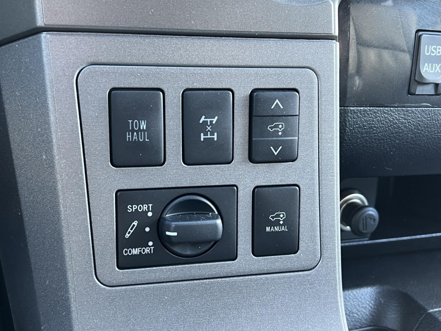 2015 SILVER /Gray Leather Toyota Sequoia Plantium 4WD (5TDDW5G11FS) with an 5.7L V8 engine, Automatic transmission, located at 2990 Old Orchard Rd., Jackson, MO, 63755, 37.354214, -89.612106 - 2015 Toyota Sequoia Platinum 142xxx miles 4 Wheel Drive 5.7L V8 Automatic Leather 3rd Row Rear Entertainment Navigation Power/Heated/Cooled Seats Backup Camera Sunroof Bluetooth Cruise Power Windows/Locks/Mirrors We have financing available and we accept trades! Fill out a credit appl - Photo#32