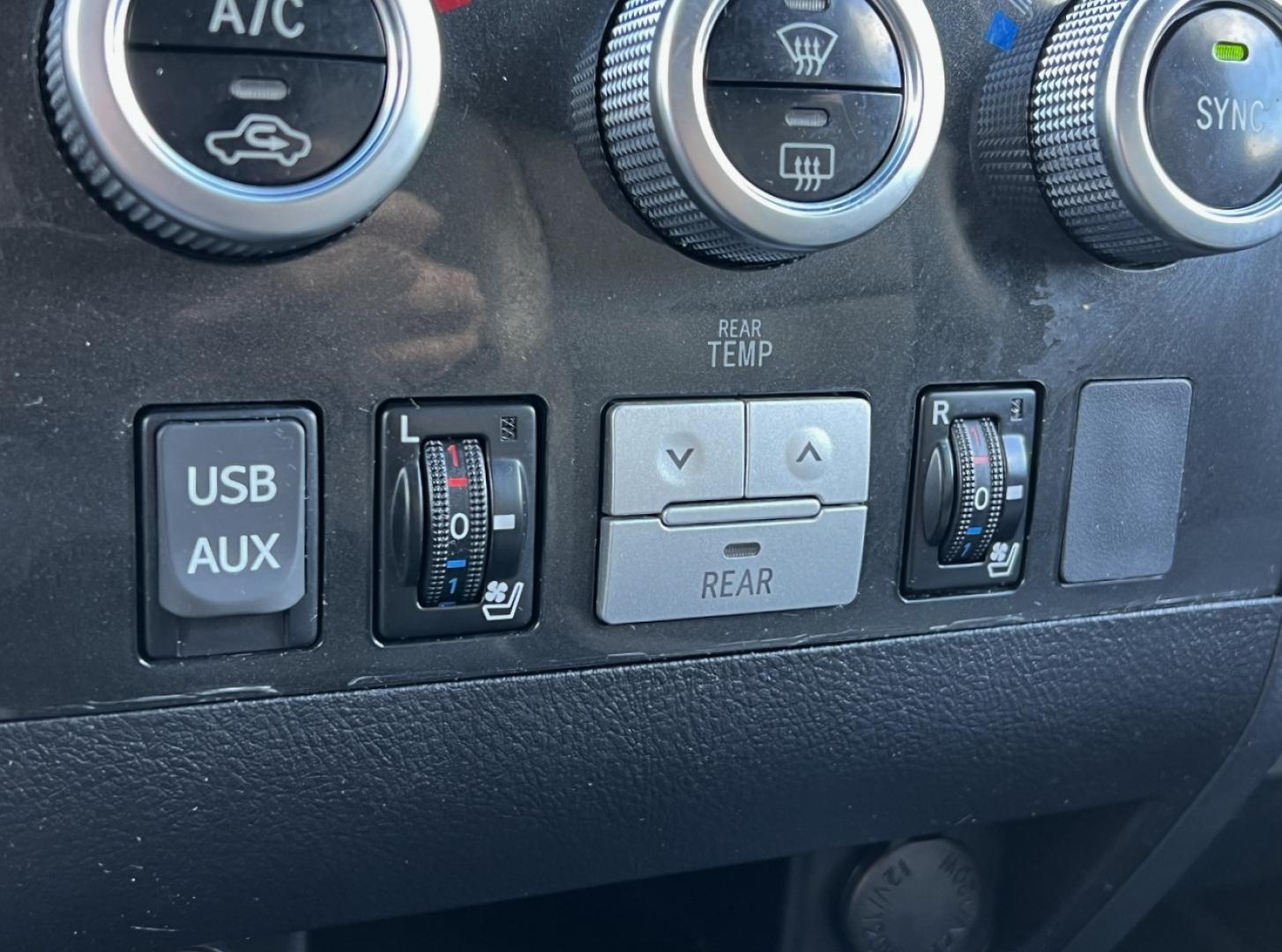 2015 SILVER /Gray Leather Toyota Sequoia Plantium 4WD (5TDDW5G11FS) with an 5.7L V8 engine, Automatic transmission, located at 2990 Old Orchard Rd., Jackson, MO, 63755, 37.354214, -89.612106 - 2015 Toyota Sequoia Platinum 142xxx miles 4 Wheel Drive 5.7L V8 Automatic Leather 3rd Row Rear Entertainment Navigation Power/Heated/Cooled Seats Backup Camera Sunroof Bluetooth Cruise Power Windows/Locks/Mirrors We have financing available and we accept trades! Fill out a credit appl - Photo#5