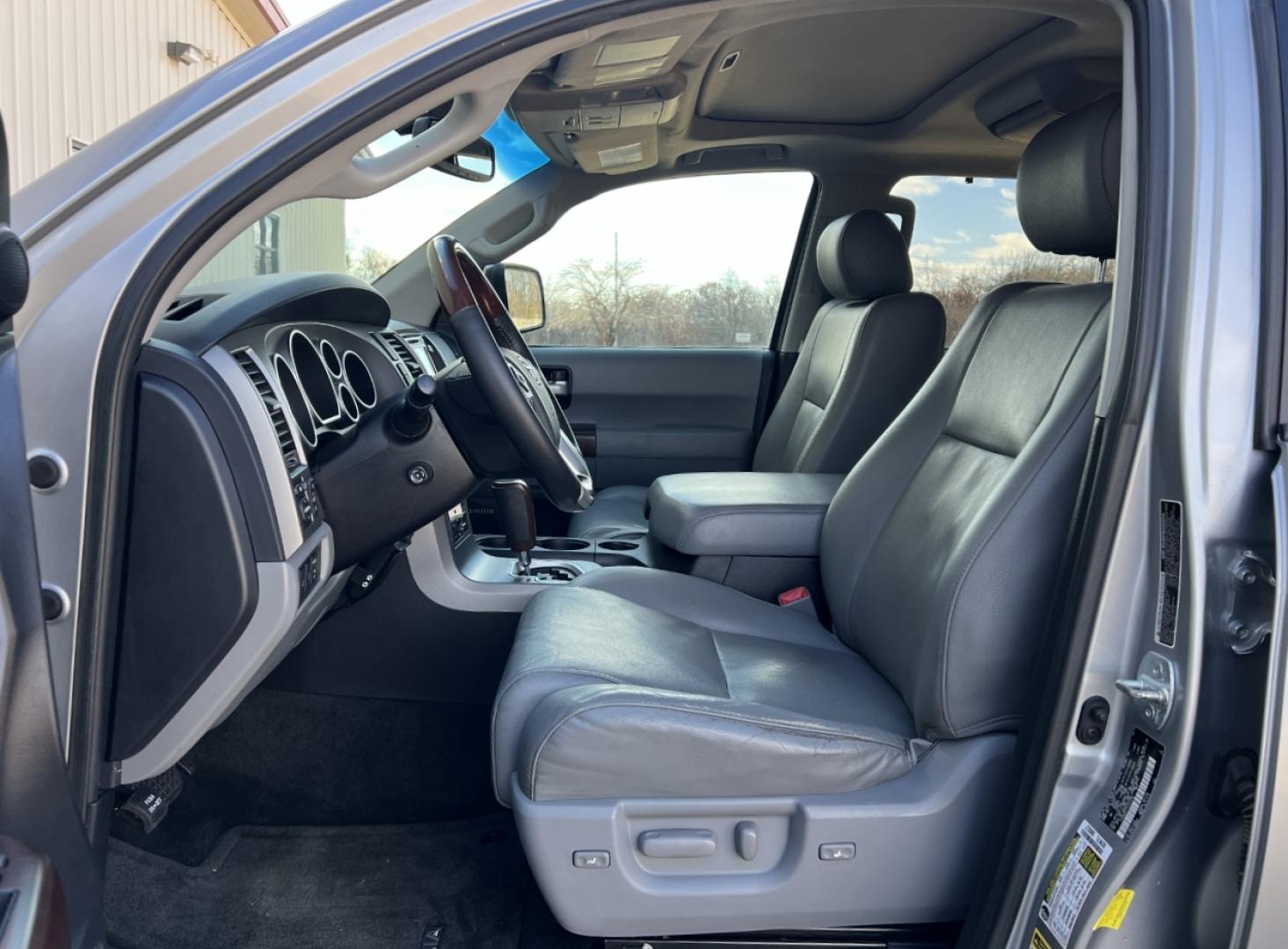 2015 SILVER /Gray Leather Toyota Sequoia Plantium 4WD (5TDDW5G11FS) with an 5.7L V8 engine, Automatic transmission, located at 2990 Old Orchard Rd., Jackson, MO, 63755, 37.354214, -89.612106 - 2015 Toyota Sequoia Platinum 142xxx miles 4 Wheel Drive 5.7L V8 Automatic Leather 3rd Row Rear Entertainment Navigation Power/Heated/Cooled Seats Backup Camera Sunroof Bluetooth Cruise Power Windows/Locks/Mirrors We have financing available and we accept trades! Fill out a credit appl - Photo#18