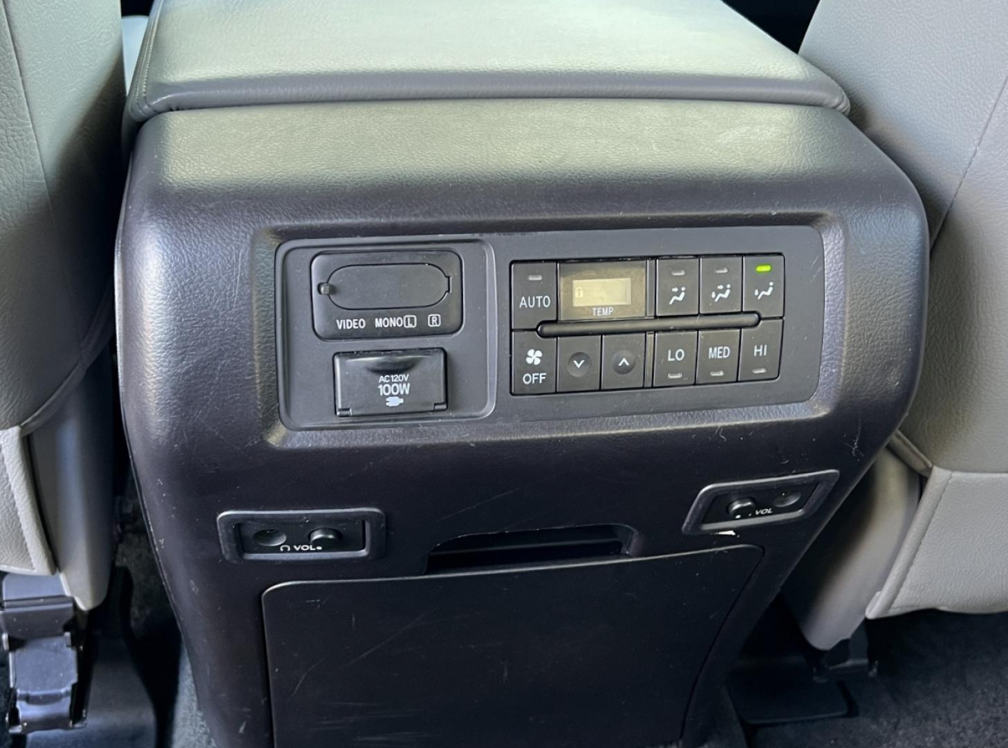 2015 SILVER /Gray Leather Toyota Sequoia Plantium 4WD (5TDDW5G11FS) with an 5.7L V8 engine, Automatic transmission, located at 2990 Old Orchard Rd., Jackson, MO, 63755, 37.354214, -89.612106 - 2015 Toyota Sequoia Platinum 142xxx miles 4 Wheel Drive 5.7L V8 Automatic Leather 3rd Row Rear Entertainment Navigation Power/Heated/Cooled Seats Backup Camera Sunroof Bluetooth Cruise Power Windows/Locks/Mirrors We have financing available and we accept trades! Fill out a credit appl - Photo#42