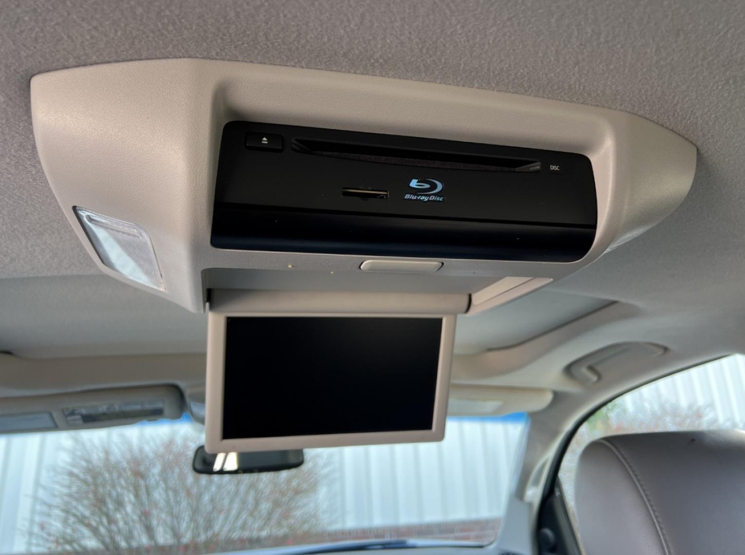 2015 SILVER /Gray Leather Toyota Sequoia Plantium 4WD (5TDDW5G11FS) with an 5.7L V8 engine, Automatic transmission, located at 2990 Old Orchard Rd., Jackson, MO, 63755, 37.354214, -89.612106 - 2015 Toyota Sequoia Platinum 142xxx miles 4 Wheel Drive 5.7L V8 Automatic Leather 3rd Row Rear Entertainment Navigation Power/Heated/Cooled Seats Backup Camera Sunroof Bluetooth Cruise Power Windows/Locks/Mirrors We have financing available and we accept trades! Fill out a credit appl - Photo#8