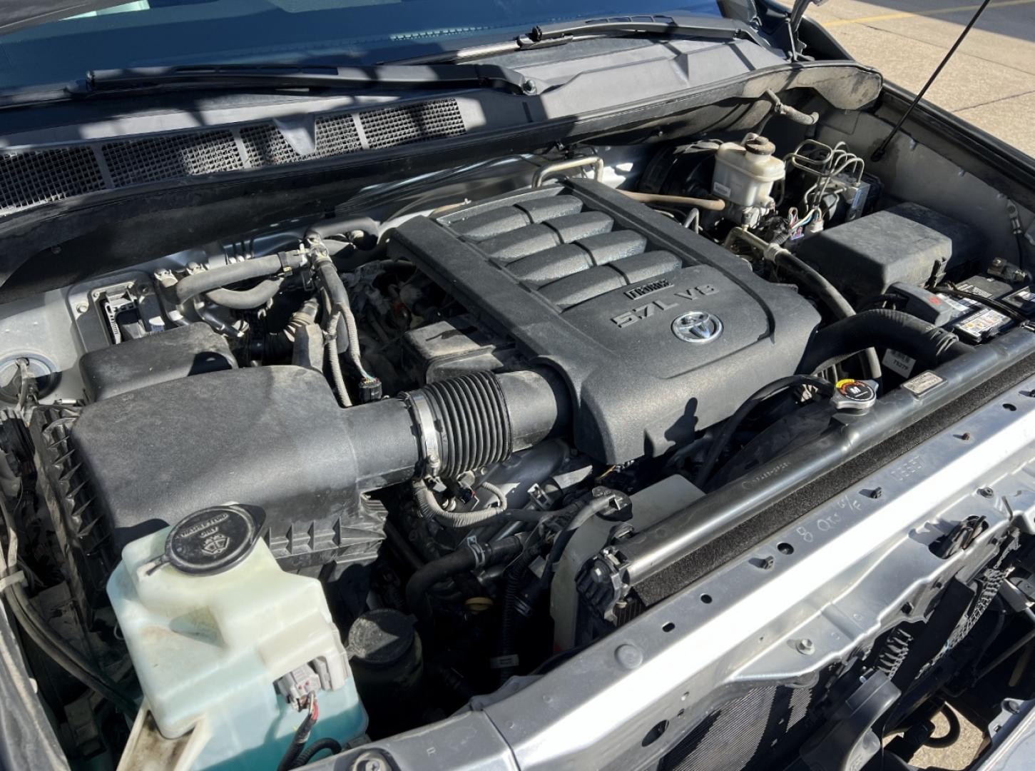 2015 SILVER /Gray Leather Toyota Sequoia Plantium 4WD (5TDDW5G11FS) with an 5.7L V8 engine, Automatic transmission, located at 2990 Old Orchard Rd., Jackson, MO, 63755, 37.354214, -89.612106 - 2015 Toyota Sequoia Platinum 142xxx miles 4 Wheel Drive 5.7L V8 Automatic Leather 3rd Row Rear Entertainment Navigation Power/Heated/Cooled Seats Backup Camera Sunroof Bluetooth Cruise Power Windows/Locks/Mirrors We have financing available and we accept trades! Fill out a credit appl - Photo#44