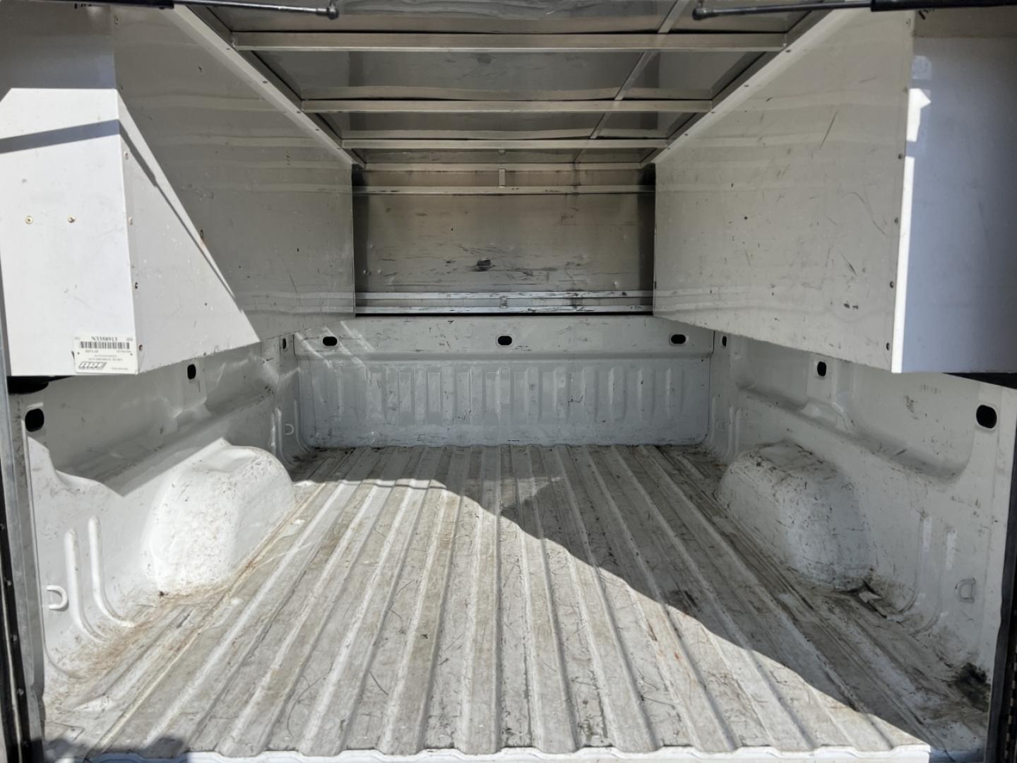 2018 WHITE /Gray Cloth Chevrolet Silverado 2500HD Work Truck Crew Cab 2WD (1GC1CUEG9JF) with an 6.0L V8 engine, Automatic transmission, located at 2990 Old Orchard Rd., Jackson, MO, 63755, 37.354214, -89.612106 - 2018 Chevrolet Silverado 2500HD 1-Owner 268xxx miles Rear Wheel Drive 6.0L V8 Automatic Cruise Power Windows/Locks/Mirrors We have financing available and we accept trades! Fill out a credit application on our website or come by today! If you have any questions, give us a call at (573) 204- - Photo#16