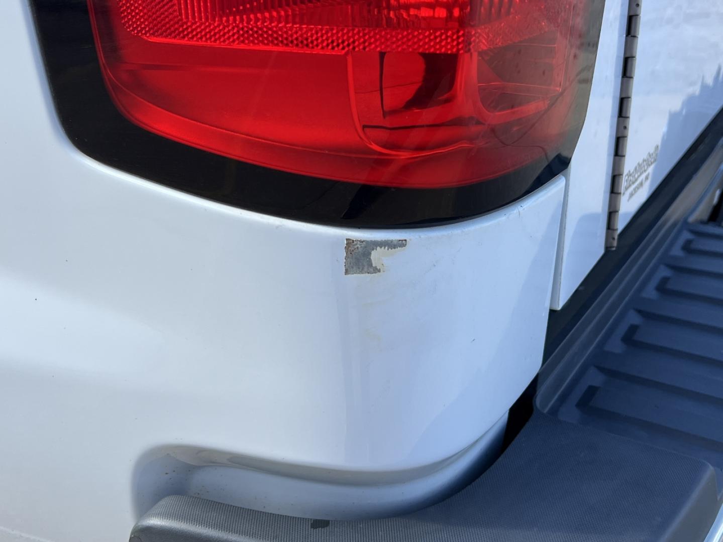 2018 WHITE /Gray Cloth Chevrolet Silverado 2500HD Work Truck Crew Cab 2WD (1GC1CUEG9JF) with an 6.0L V8 engine, Automatic transmission, located at 2990 Old Orchard Rd., Jackson, MO, 63755, 37.354214, -89.612106 - 2018 Chevrolet Silverado 2500HD 1-Owner 268xxx miles Rear Wheel Drive 6.0L V8 Automatic Cruise Power Windows/Locks/Mirrors We have financing available and we accept trades! Fill out a credit application on our website or come by today! If you have any questions, give us a call at (573) 204- - Photo#39