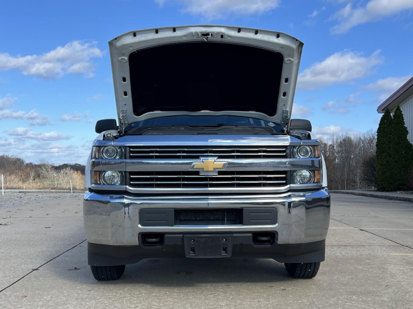 2018 WHITE /Gray Cloth Chevrolet Silverado 2500HD Work Truck Crew Cab 2WD (1GC1CUEG9JF) with an 6.0L V8 engine, Automatic transmission, located at 2990 Old Orchard Rd., Jackson, MO, 63755, 37.354214, -89.612106 - 2018 Chevrolet Silverado 2500HD 1-Owner 268xxx miles Rear Wheel Drive 6.0L V8 Automatic Cruise Power Windows/Locks/Mirrors We have financing available and we accept trades! Fill out a credit application on our website or come by today! If you have any questions, give us a call at (573) 204- - Photo#30