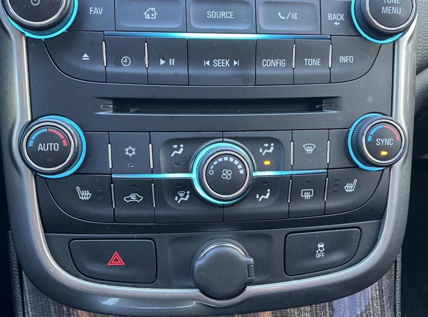 2016 SILVER /Black Leather Chevrolet Malibu Limited LTZ (1G11E5SA7GF) with an 2.5L 4 Cyl. engine, Automatic transmission, located at 2990 Old Orchard Rd., Jackson, MO, 63755, 37.354214, -89.612106 - 2016 Chevrolet Malibu Limited LTZ 114xxx miles Front Wheel Drive 2.5L 4 Cyl. Automatic Leather Power/Heated Seats Bluetooth Remote Start Cruise Power Windows/Locks/Mirrors We have financing available and we accept trades! Fill out a credit application on our website or come by today! If - Photo#2